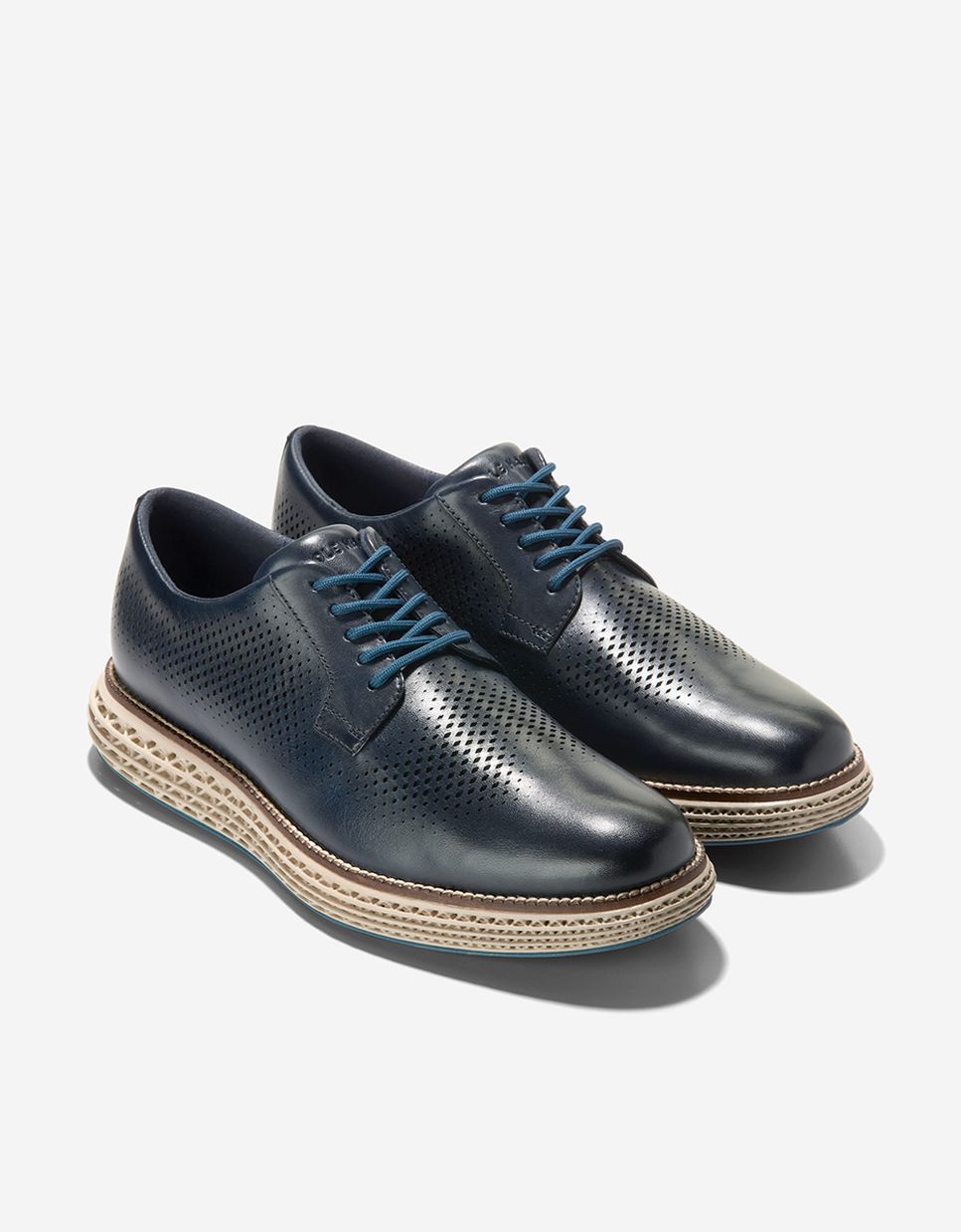 Imagen 5 de Zapato oxford de hombre confeccionado en piel perforada - Cole Haan - Azul Azul