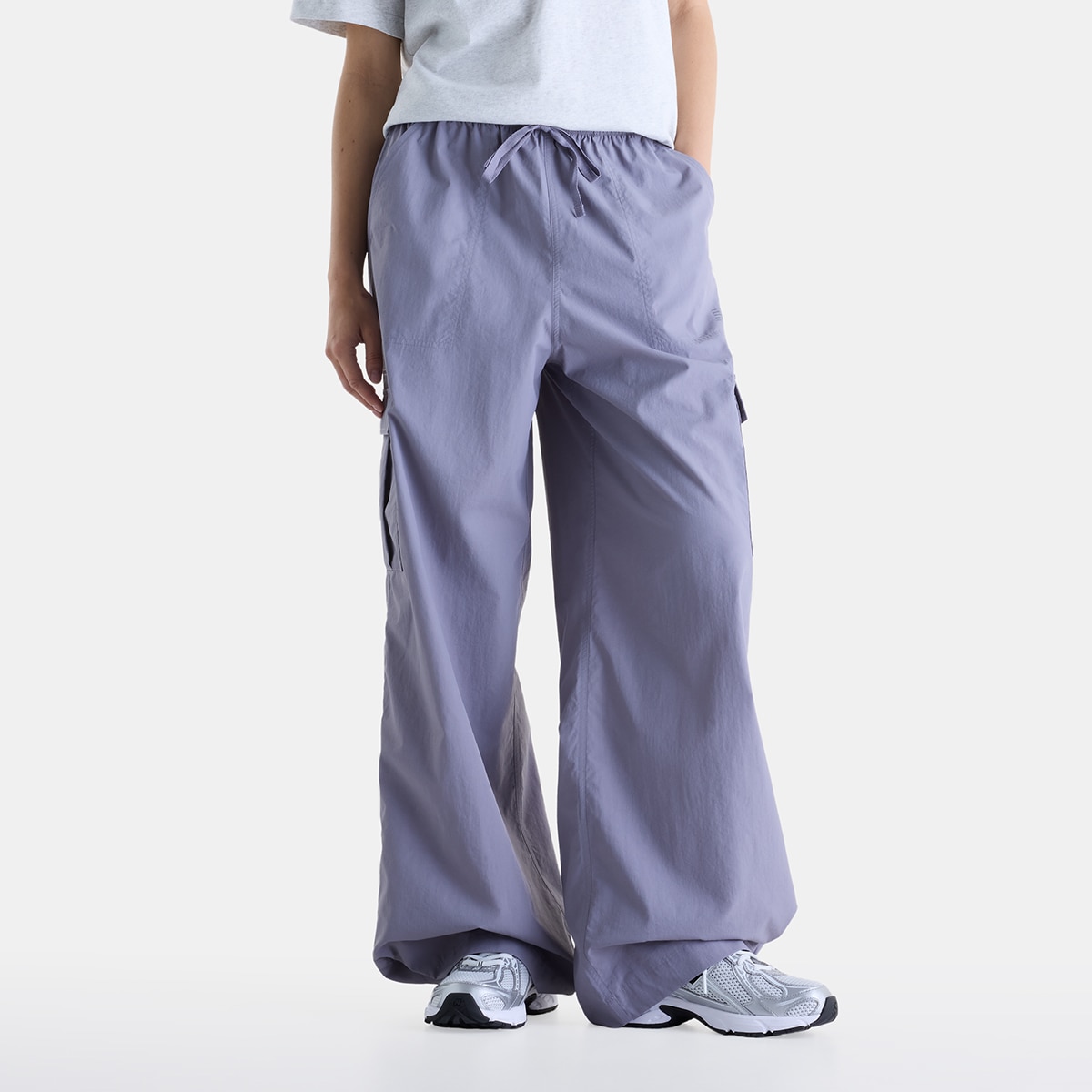 Imagen 0 de Pantalón casual de mujer Woven Cargo New Balance Gris