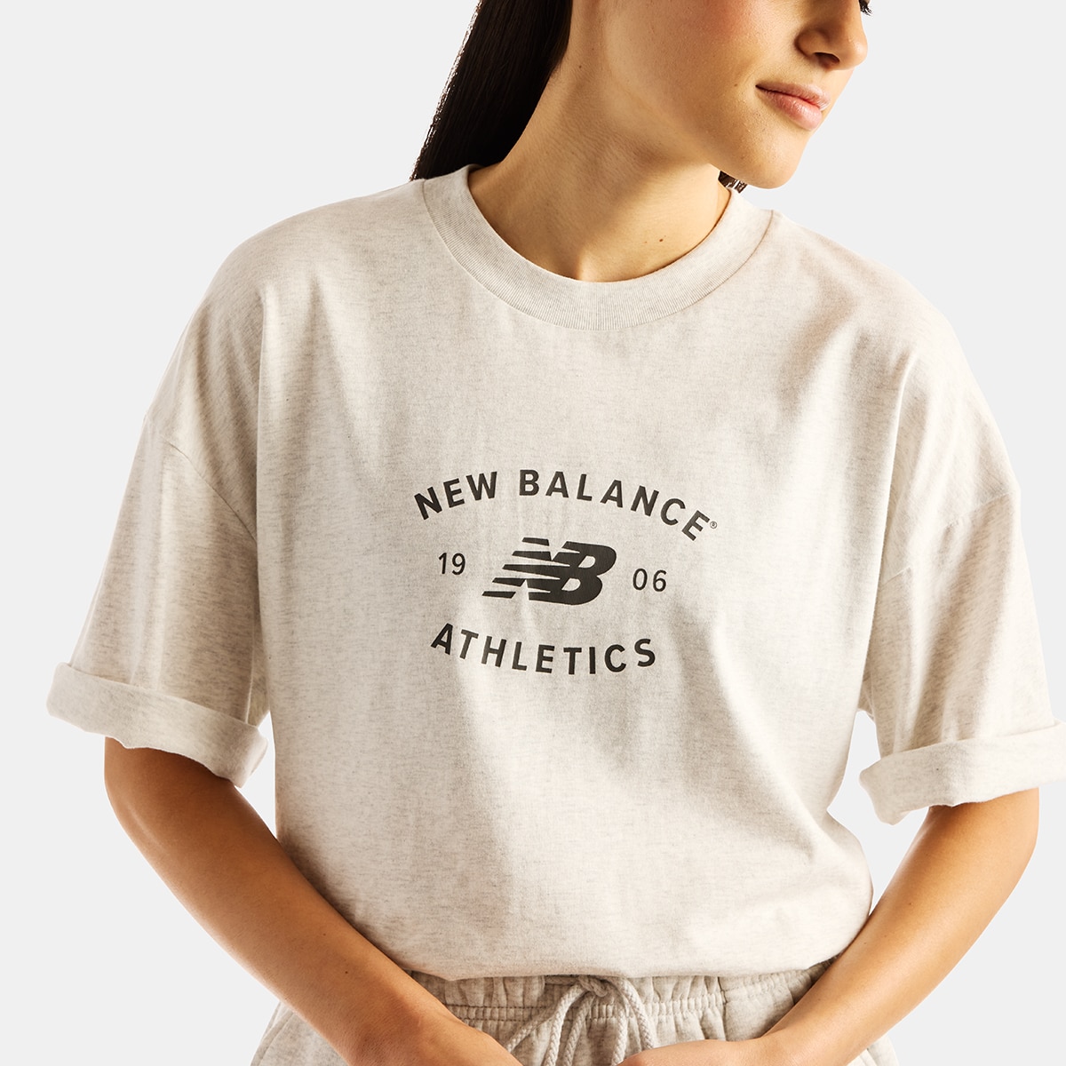Imagen 3 de Camiseta casual de mujer Reimagined Oversized New Balance - Gris Gris