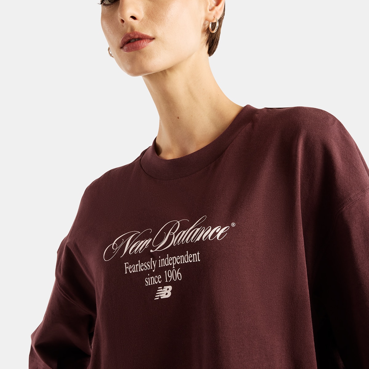 Imagen 4 de Camiseta casual de mujer Flowers Oversized New Balance - Granate Granate