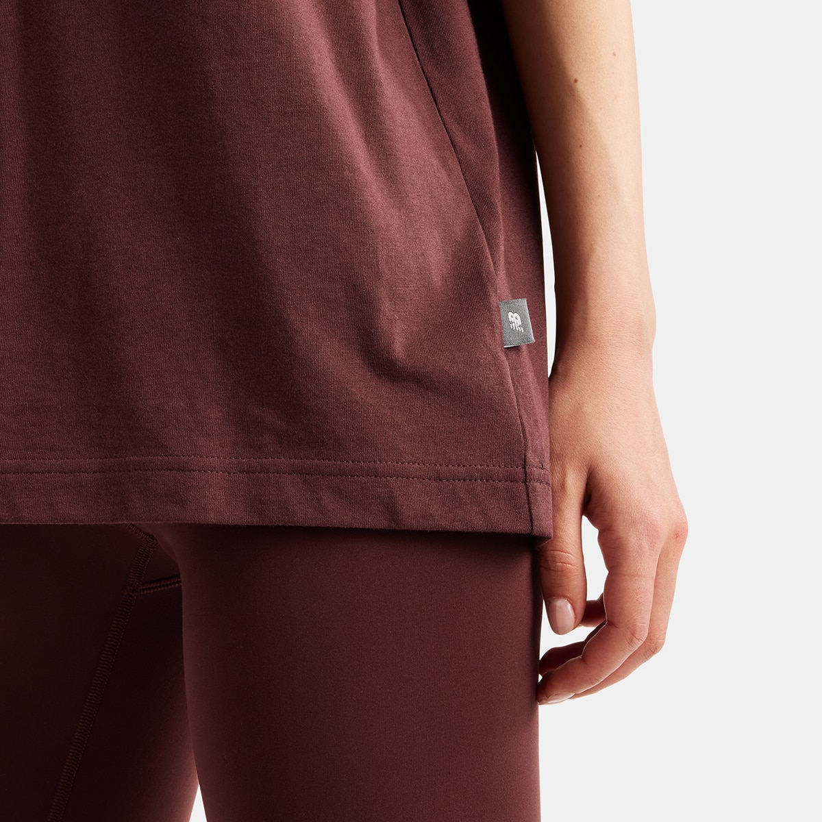 Imagen 5 de Camiseta casual de mujer Flowers Oversized New Balance - Granate Granate
