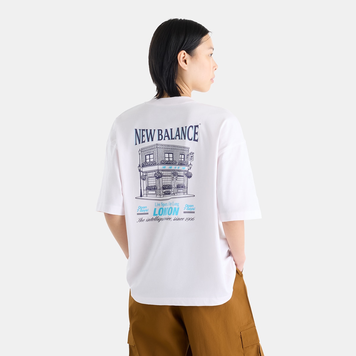 Camiseta casual de mujer Grab a Bite London Oversized New Balance - Rosa claro Rosa claro-2