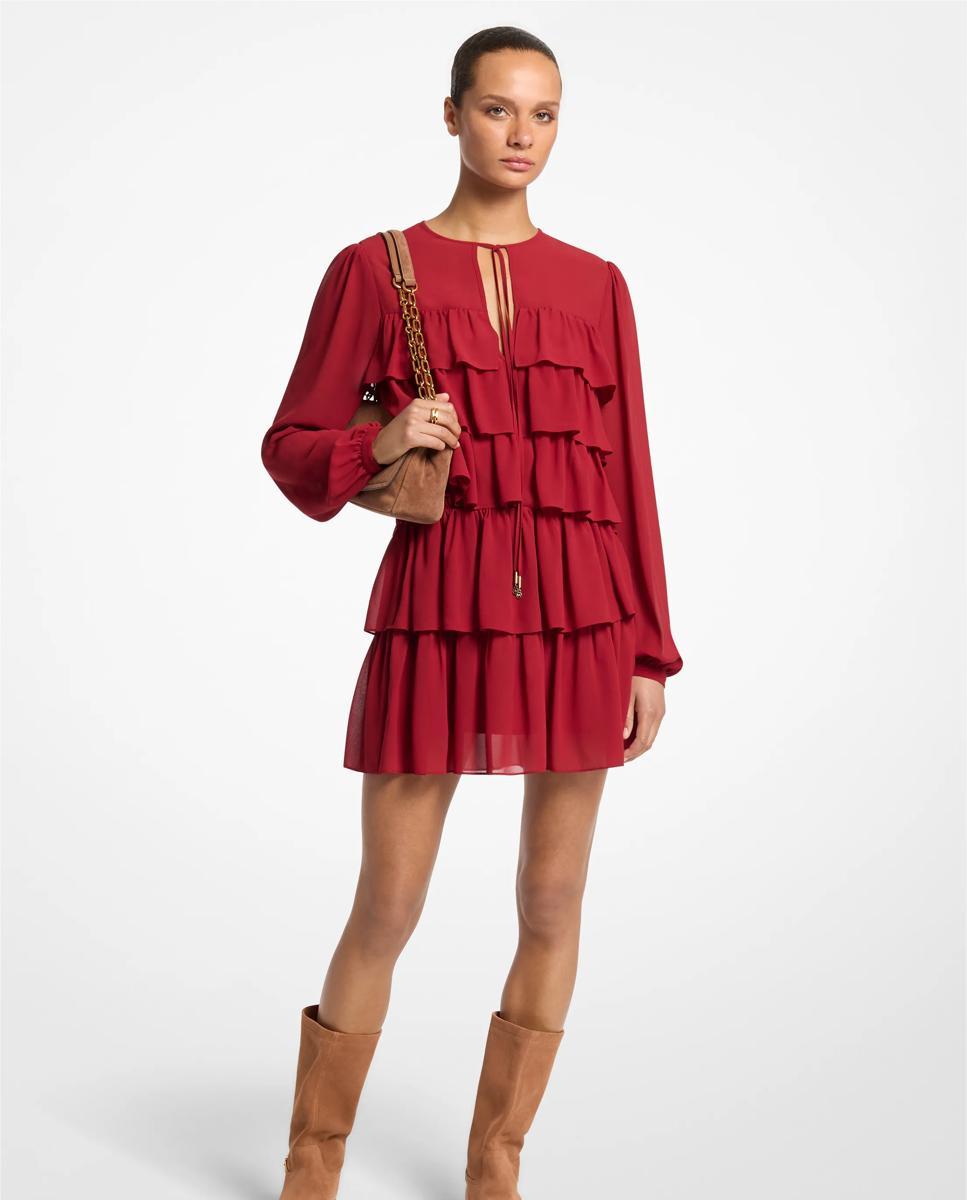 Imagen 0 de Vestido corto de georgette con volantes y cuello con lazada Borgoña
