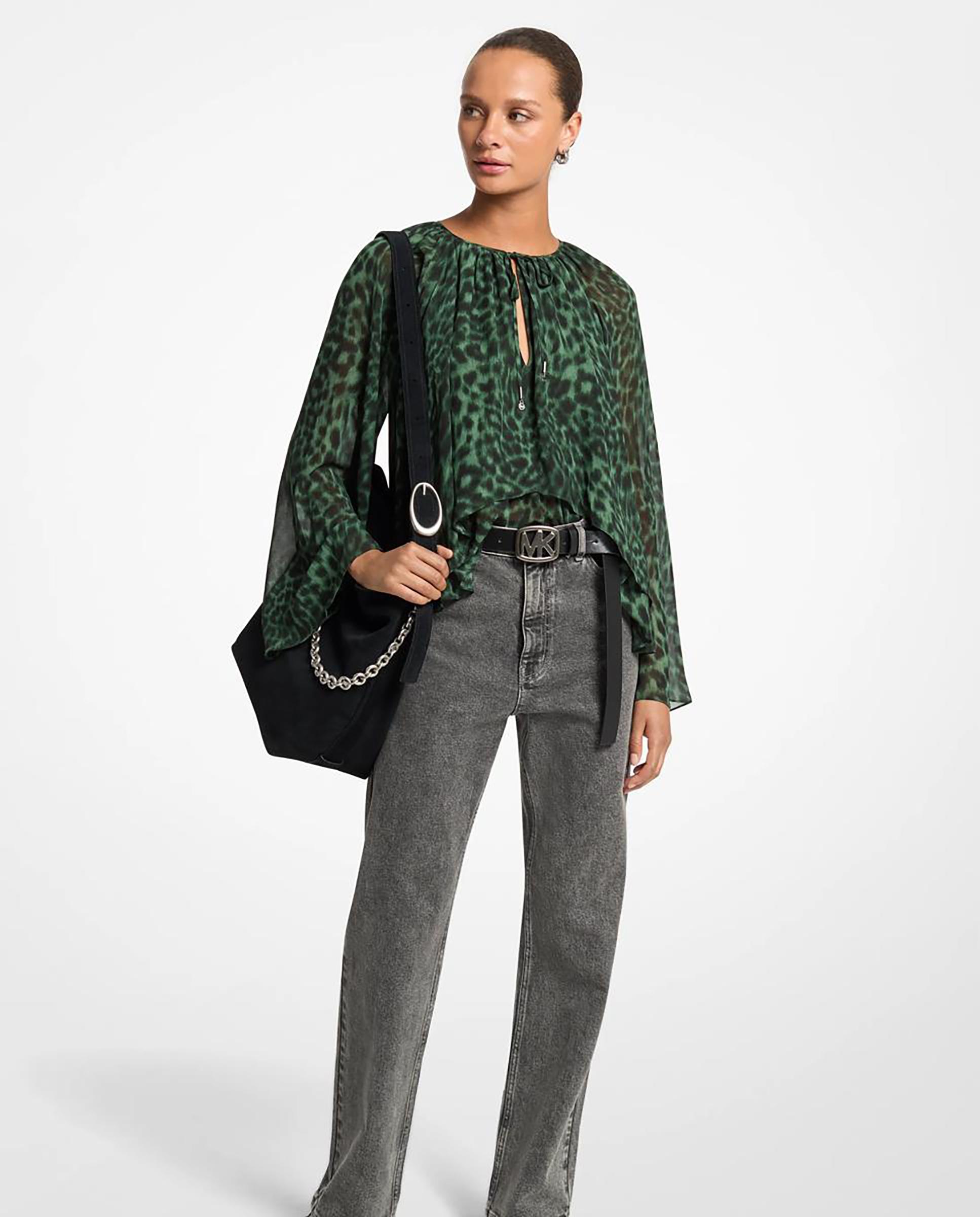 Imagen 0 de Blusa de mujer asimétrica de georgette con estampado de leopardo Verde oscuro