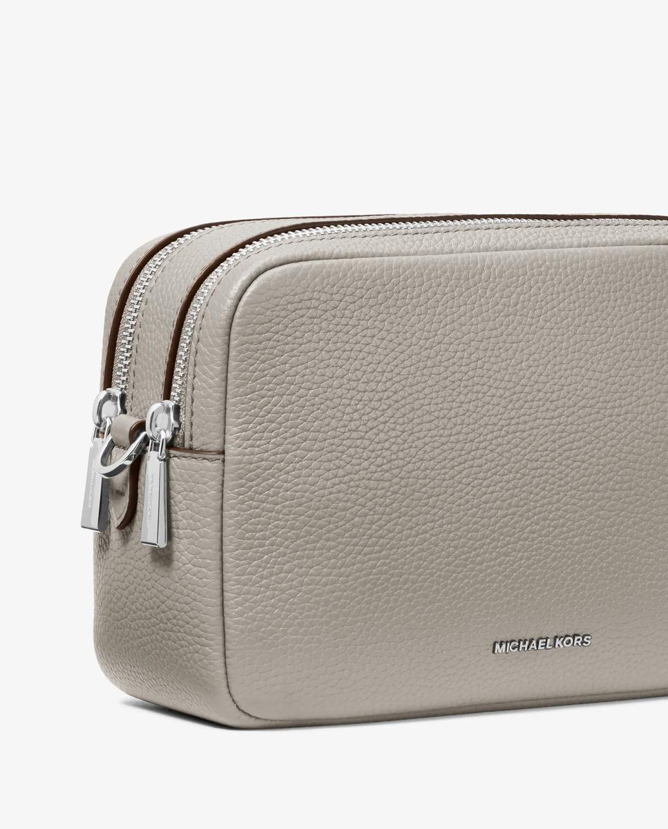 Imagen 4 de Bandolera de mujer para cámara bryant mediana de piel granulada - Michael Michael Kors - Piedra Piedra