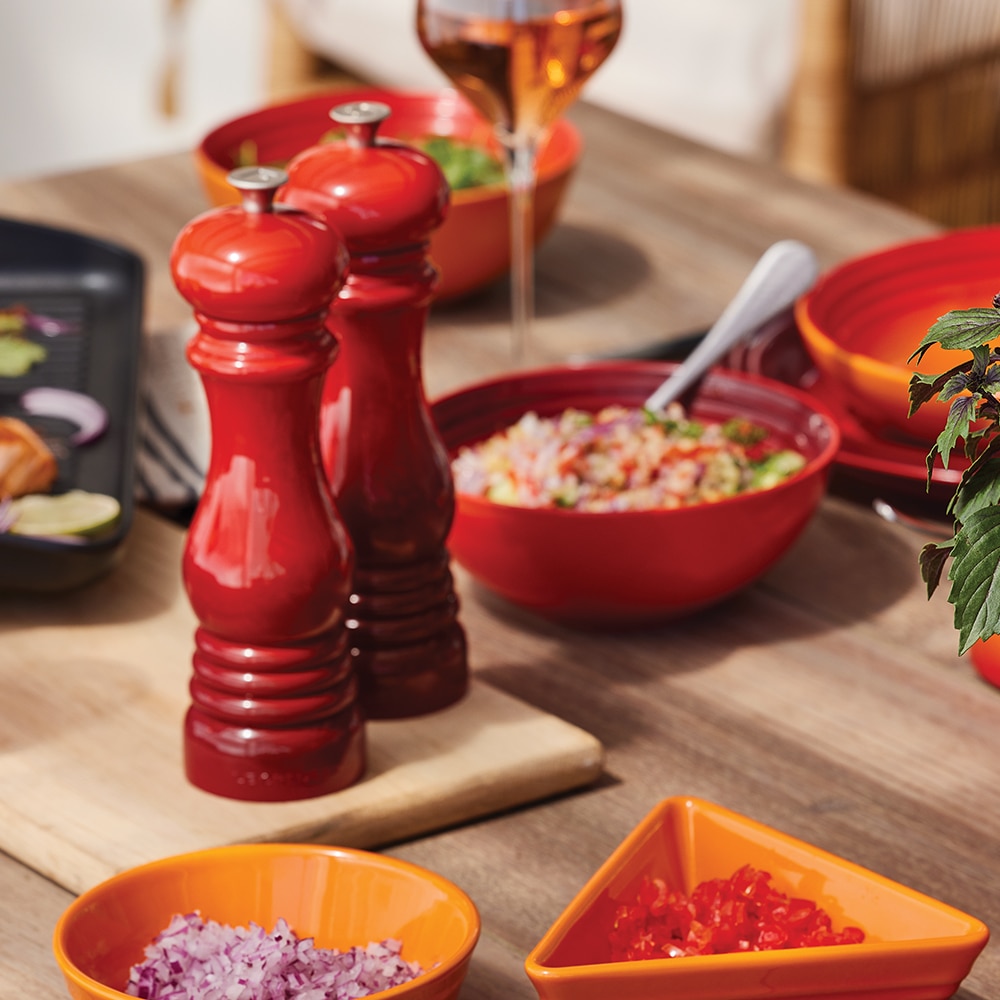 Imagen 2 de Molinillo de pimienta Le Creuset - Cereza 21 cm Cereza