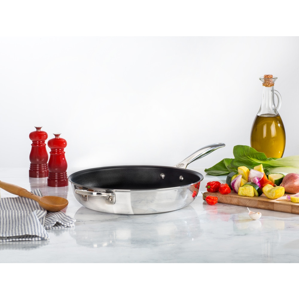 Imagen 2 de Sartén Le Creuset 3-Ply Plus Acero inoxidable triple capa con antiadherente - Acero brillo Sartén de 28 cm Acero brillo