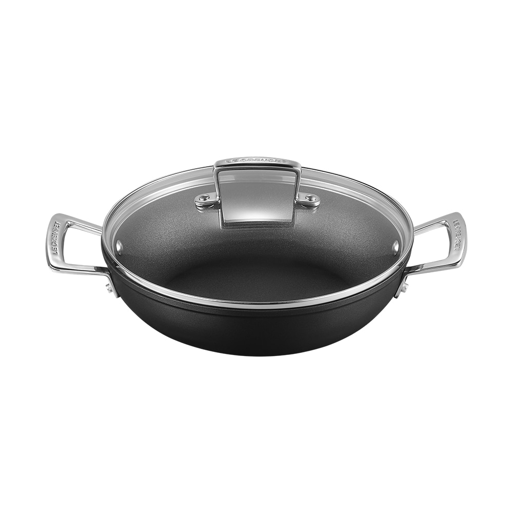 Imagen 0 de Cacerola baja de aluminio antiadherente con tapa Le Creuset Negro