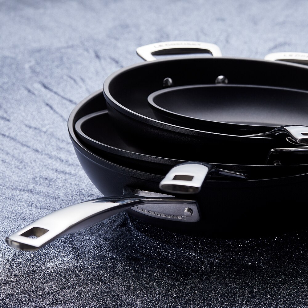 Imagen 3 de Sartén alta de aluminio antiadherente con asa Le Creuset - Negro Sartén de 24 cm Negro