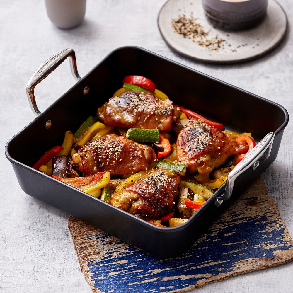 Bandeja asadora cuadrada de Aluminio Antiadherente con asas Food is love Le Creuset - Negro 26 cm Negro-2