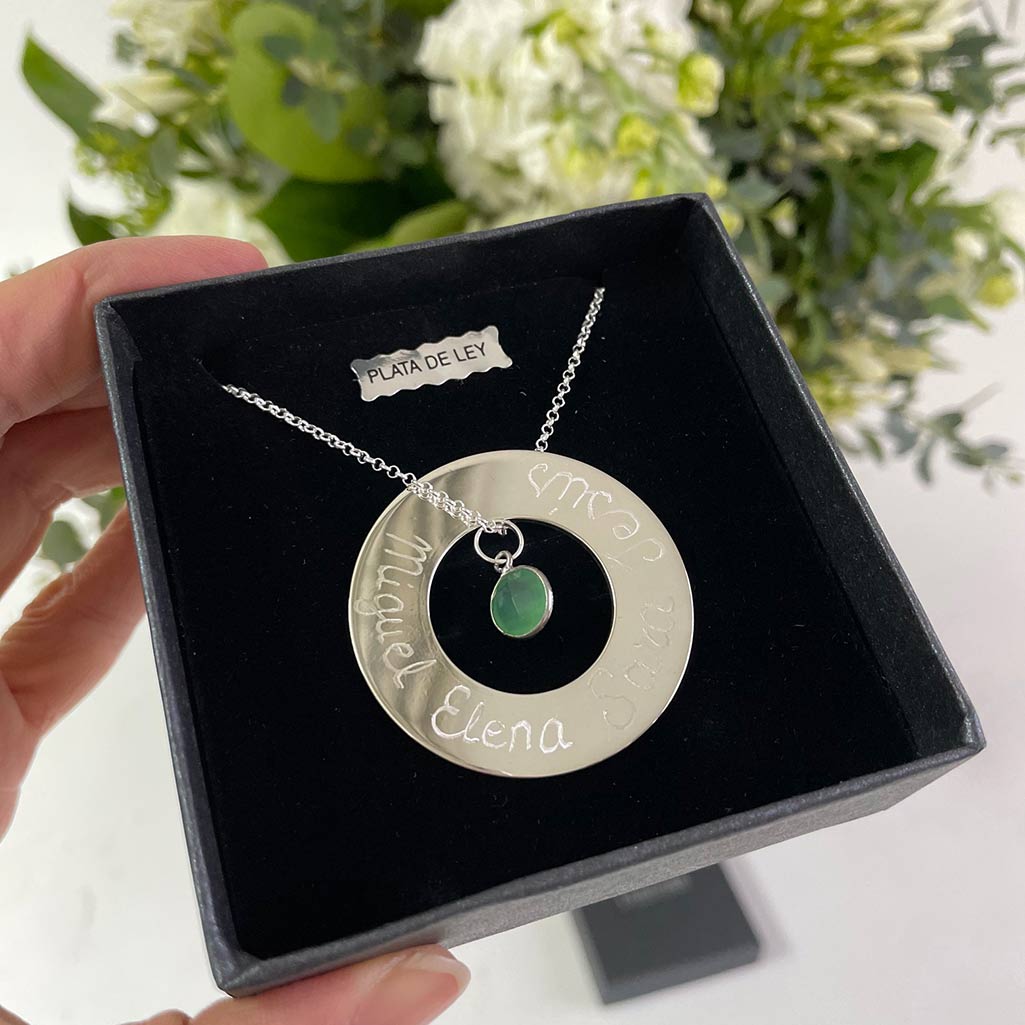 Collar mama aro para mujer El Recién Nacido grabado con nombre de y piedra semipreciosa verde - Plata Plata-2