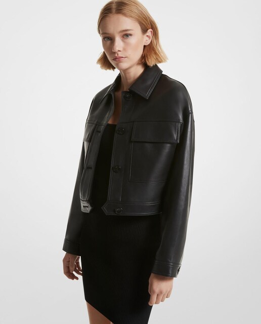 Imagen 0 de Cazadora de mujer de piel con bolsillos extragrandes