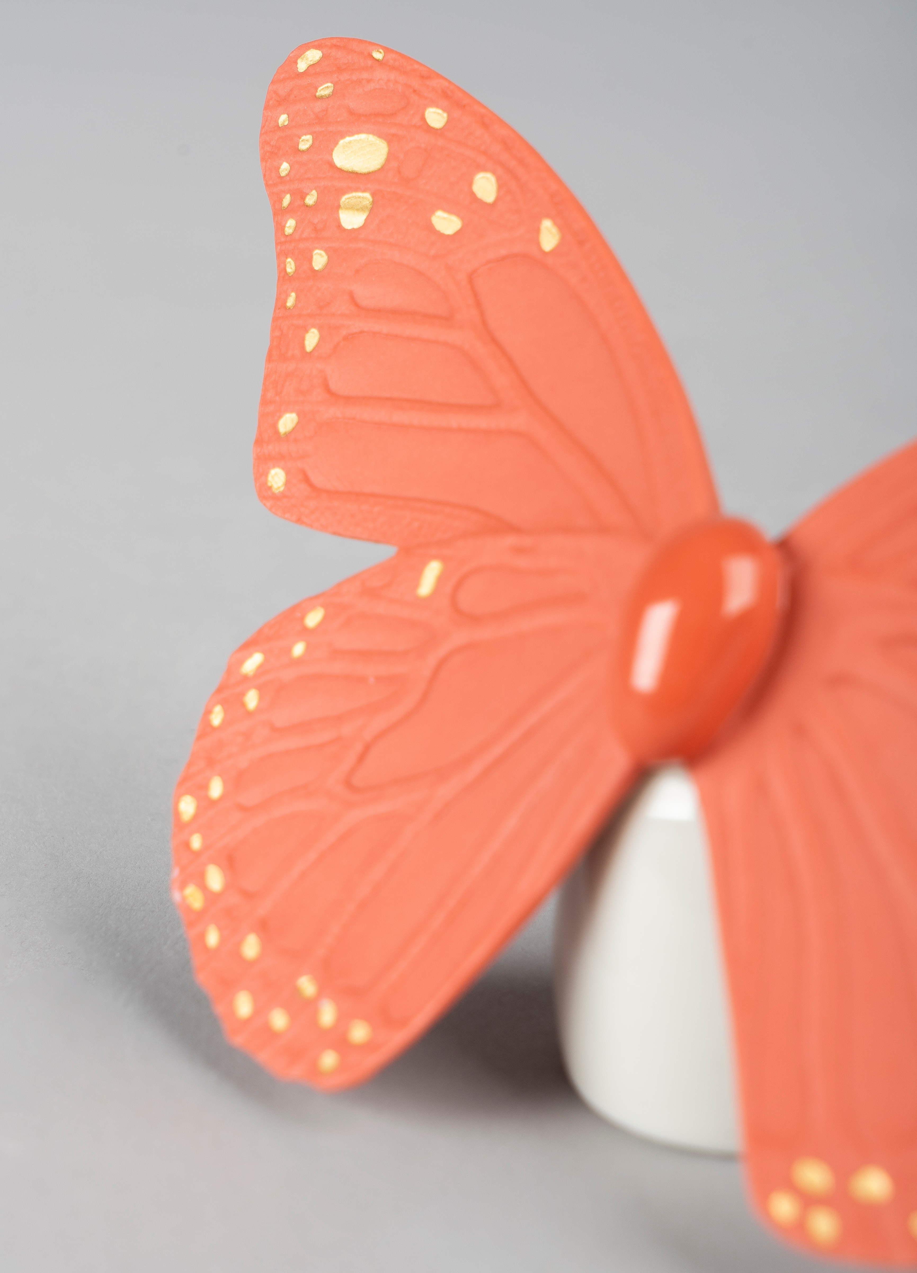 Imagen 3 de Figura Mariposa. Lustre oro y coral Lladró - Coral Coral