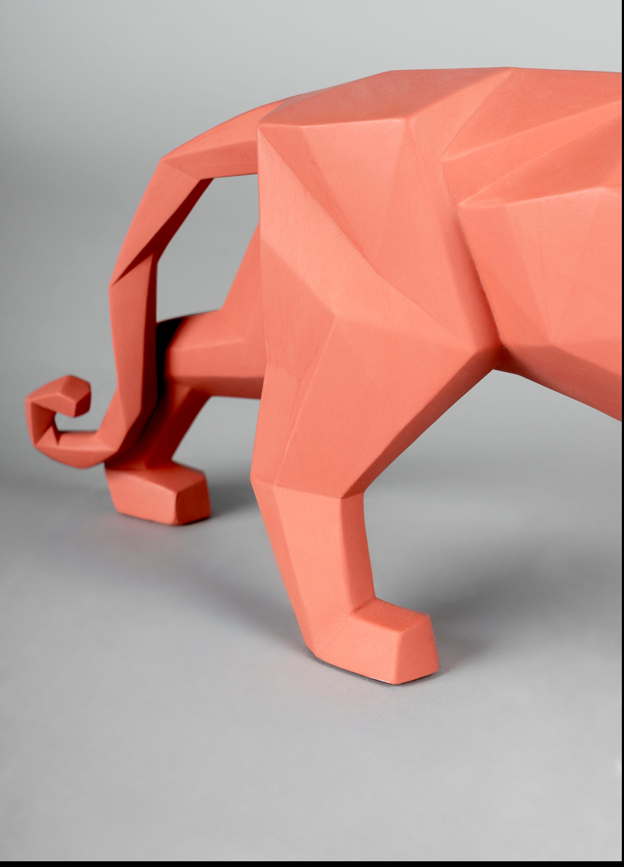 Imagen 5 de Figura Pantera. Coral mate Lladró - Coral Coral