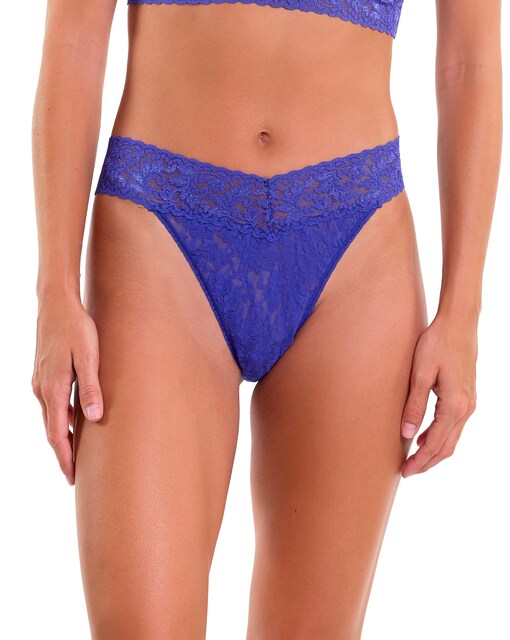 Imagen 0 de Tanga de encaje de talle alto en forma de V
