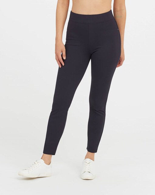 Imagen 0 de Leggin de mujer moldeador con bolsillos