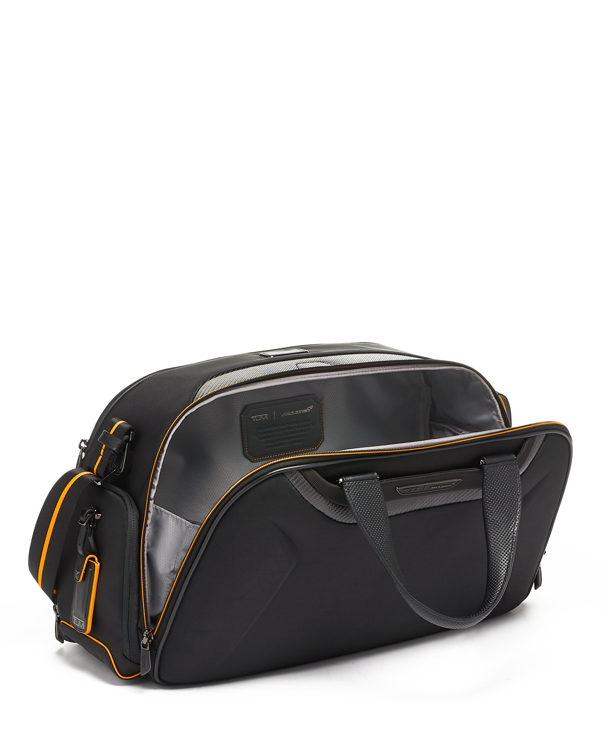 Imagen 2 de Bolso de viaje Tumi McClaren Quantum blando con capacidad de 33 litros - Negro / Naranja Negro / Naranja