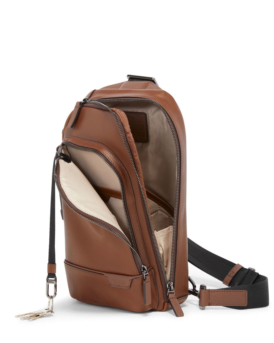 Bandolera Harrison Gregory de piel en cognac · Tumi · El Corte Inglés - Main Image