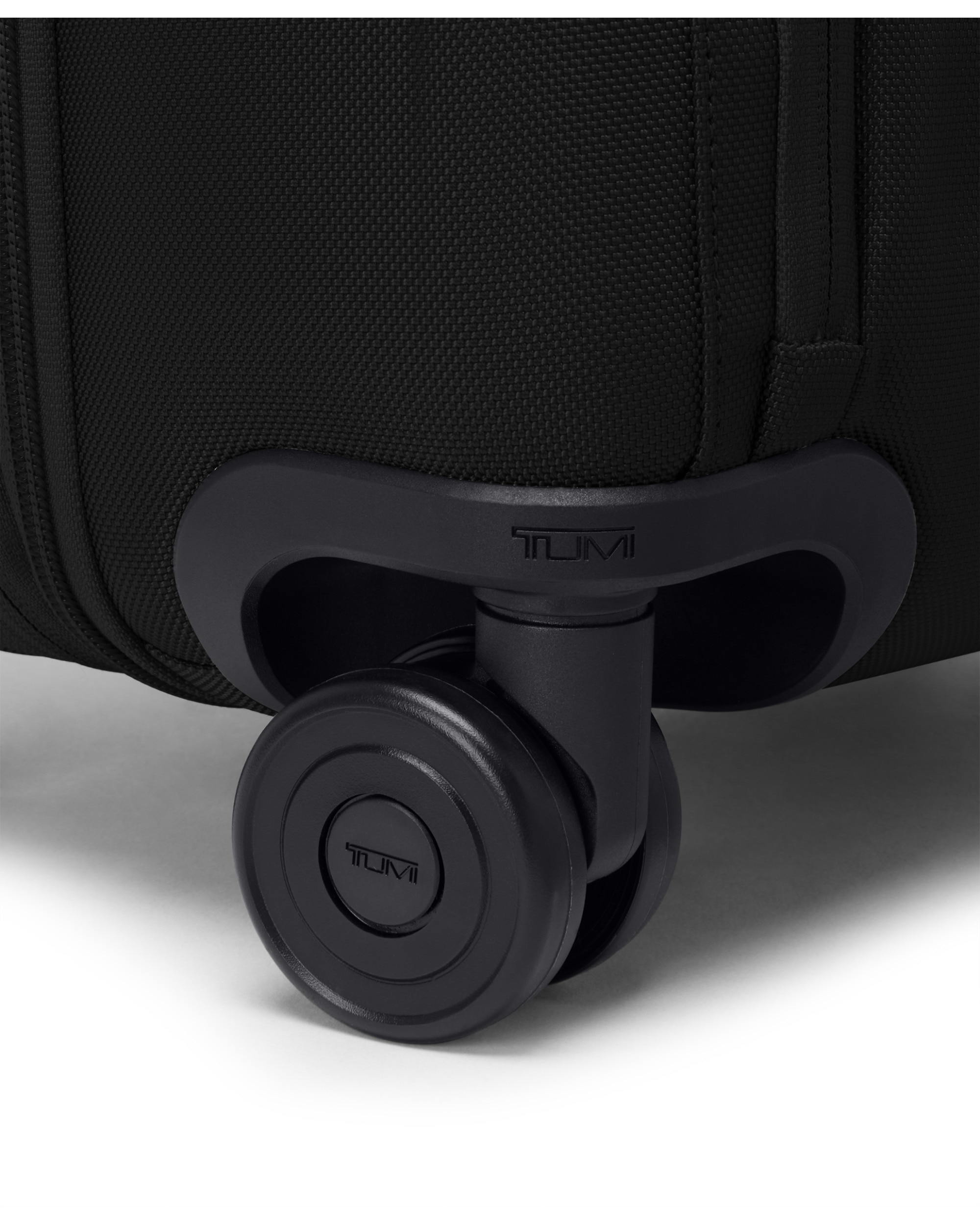 Imagen 2 de Maleta grande expandible alpha blanda con capacidad hasta 142,3 litros - Tumi - Negro Negro