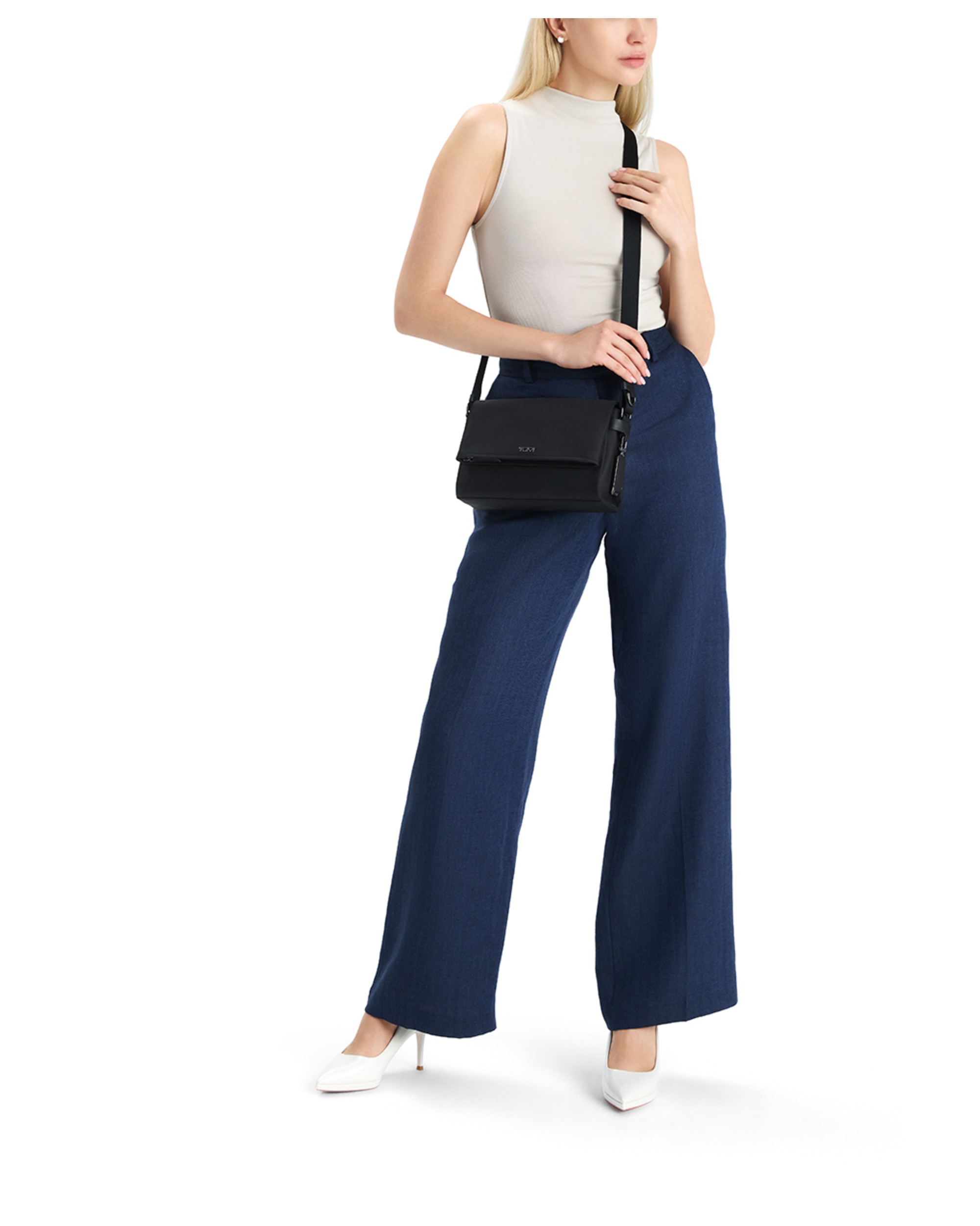 Imagen 2 de Bolso crossbody azalea voyageur de nailon con cierre de solapa - Tumi - Negro Negro