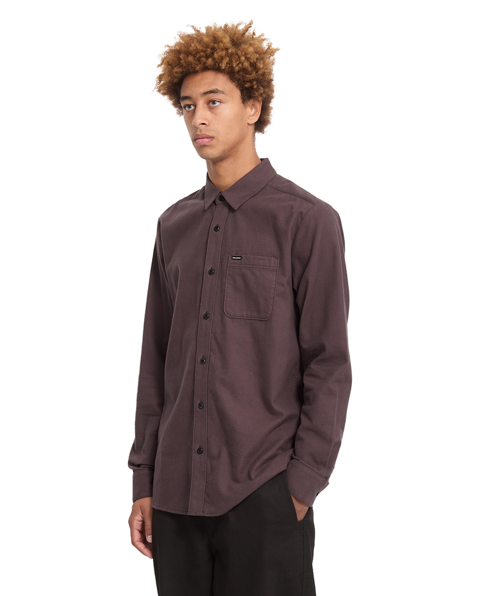 Imagen 4 de Camisa de hombre con corte clásico y estampado liso - Volcom - Ciruela Ciruela