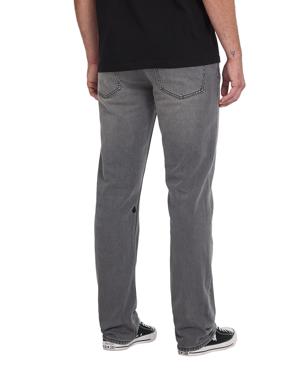 Imagen 2 de Vaquero de hombre modelo solver con corte regular 16 - Volcom - Gris Piedra Gris Piedra