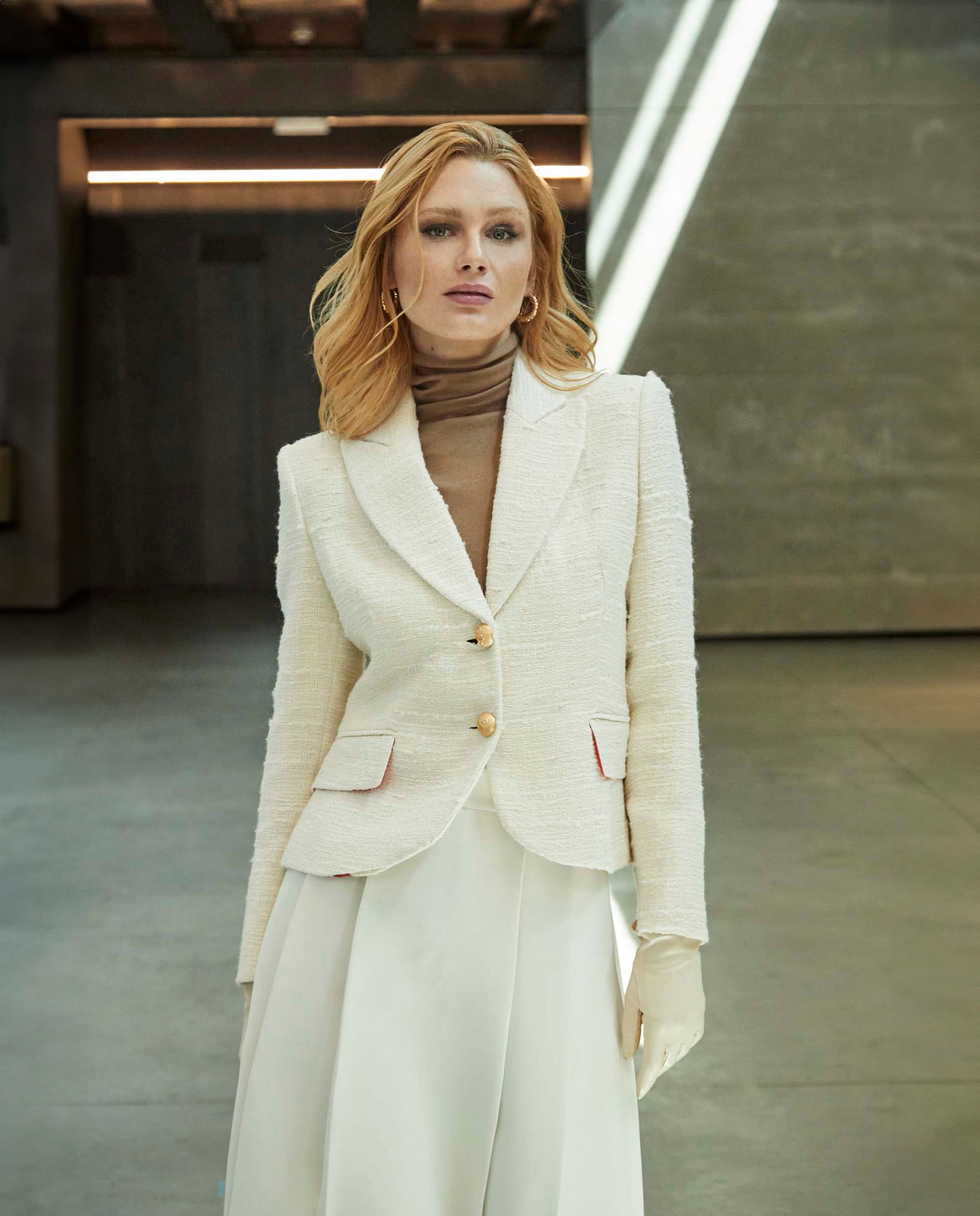 Chaqueta de mujer entallada blanca