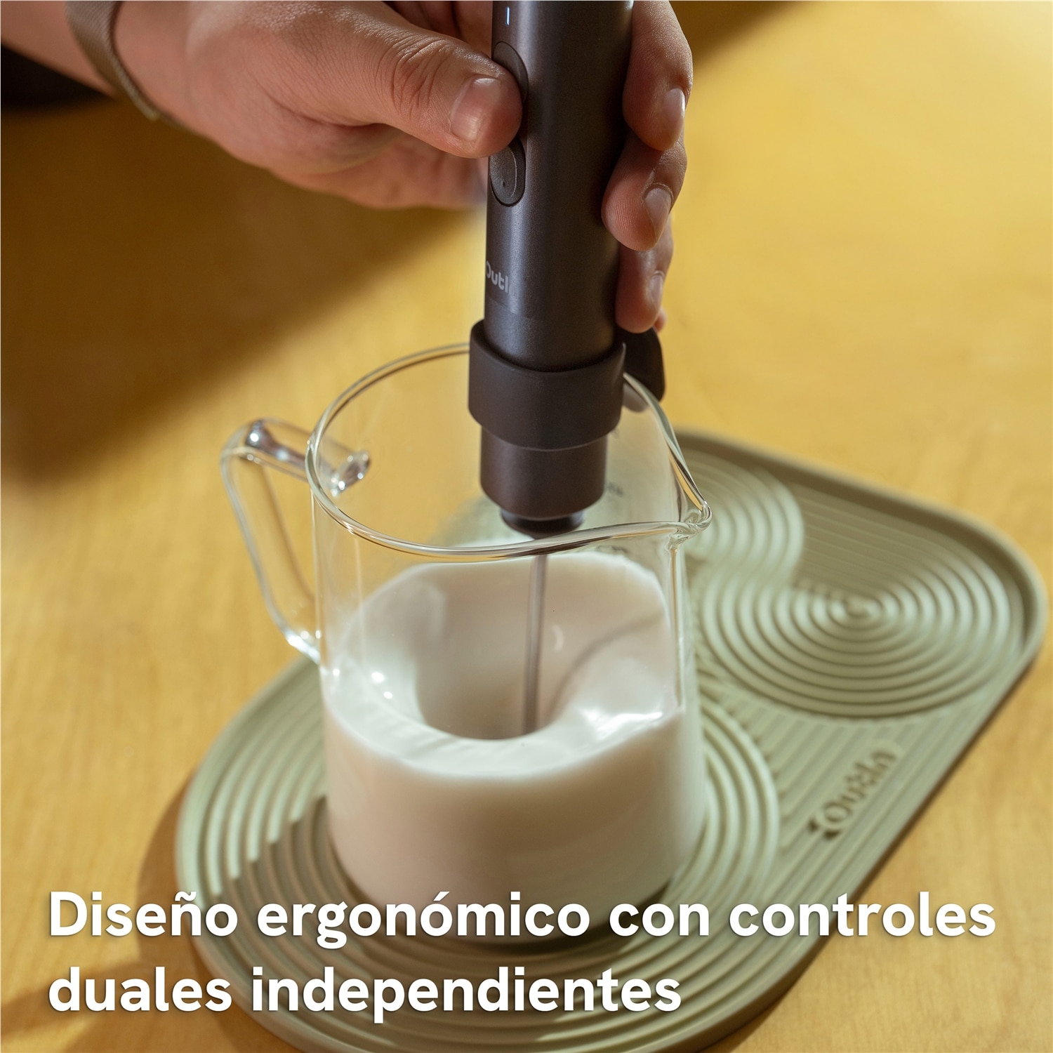 Imagen 2 de Espumador de leche portátil Outin LattoGo - Marrón Marrón