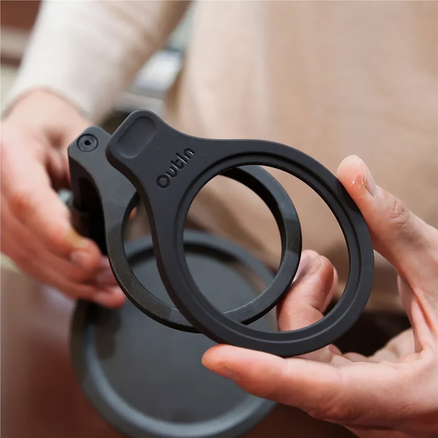 Imagen 4 de Soporte universal Outin - Negro Negro