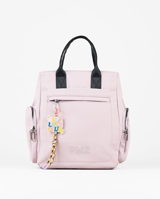 Imagen 0 de Mochila de mujer multiposición de nylon engomado con llavero color rosa