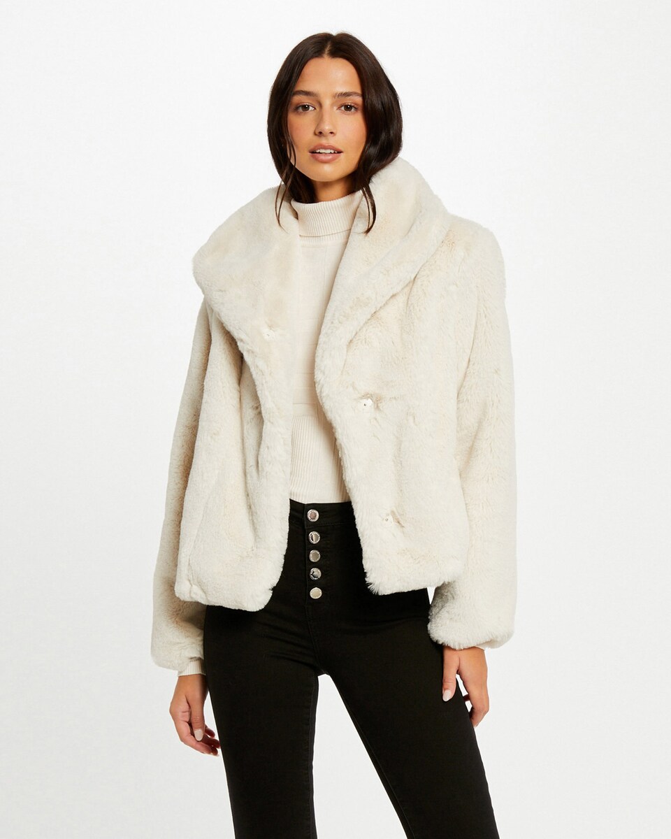 Abrigo de pelo de mujer corto con cuello envolvente 34 Beige