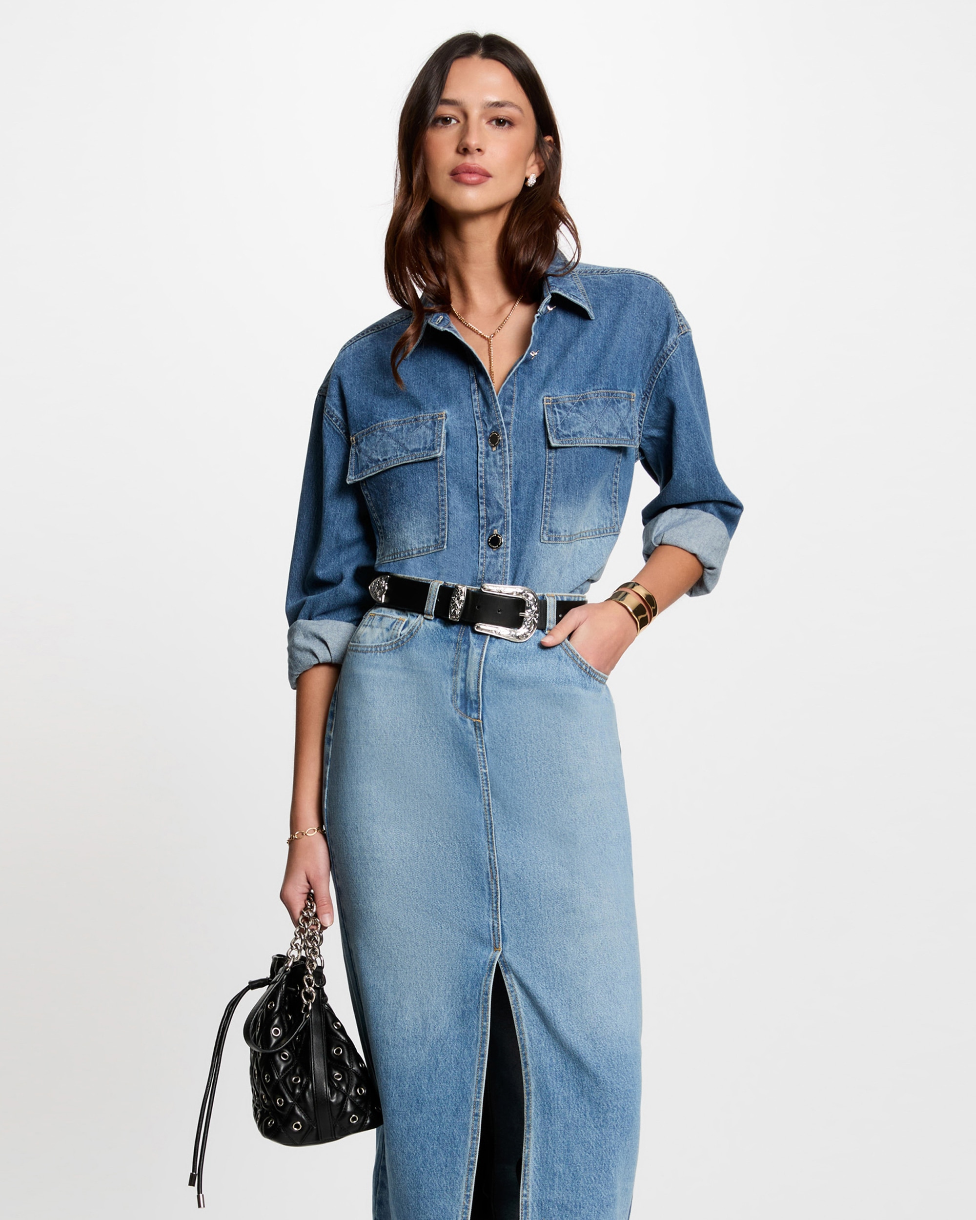 Camisa de mujer vaquera con bolsillos en el pecho