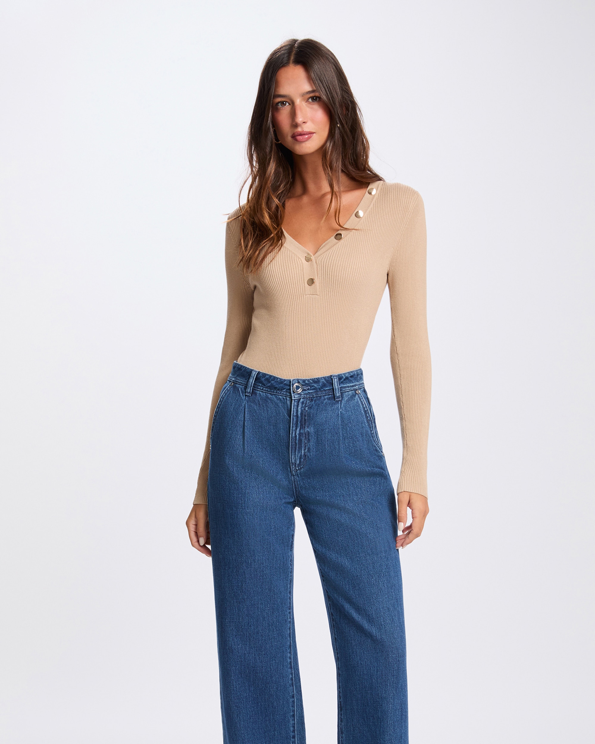 Morgan - Jersey de mujer ajustado con escote pico.