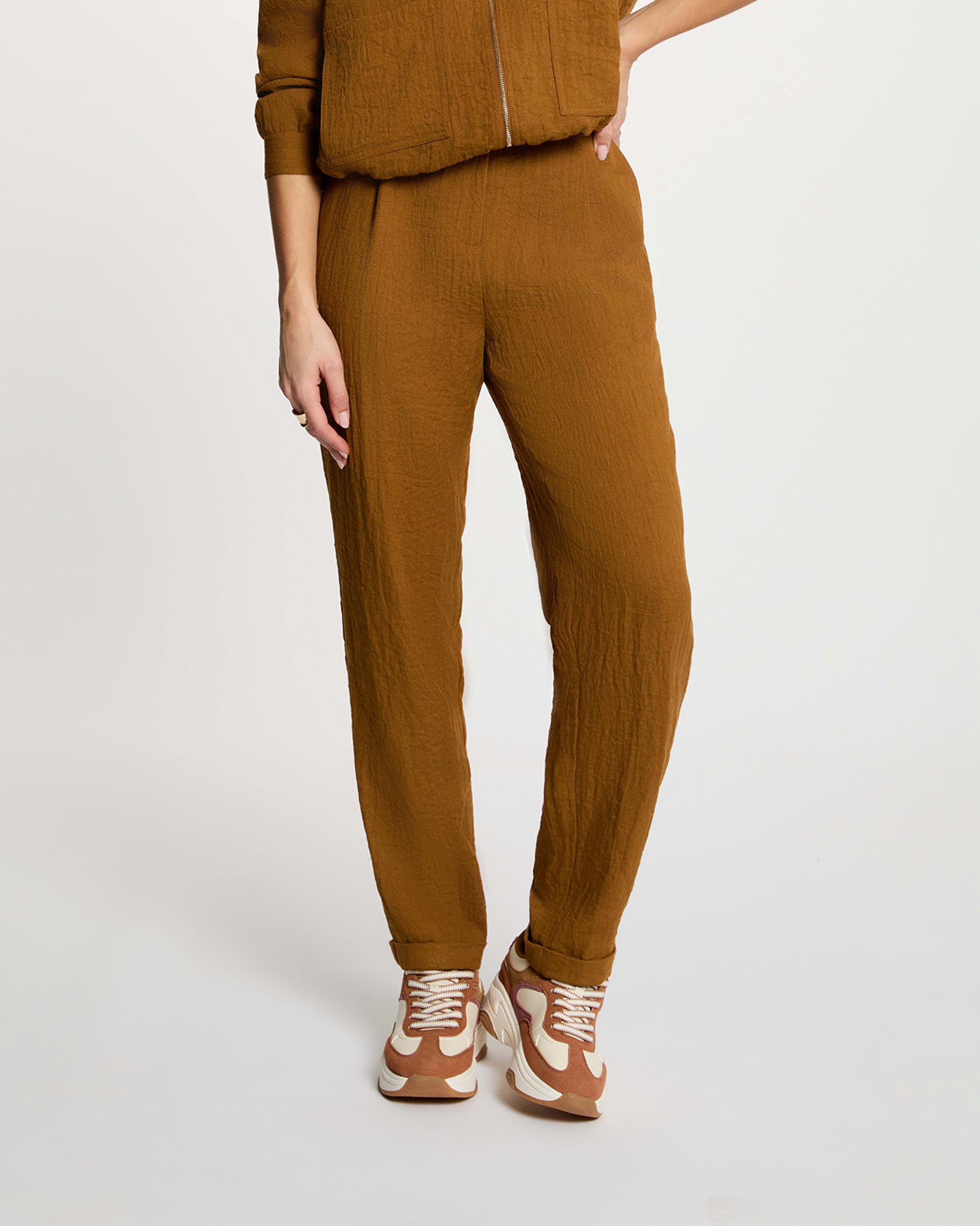 Morgan - Pantalón jogger de mujer carrot de tiro alto.