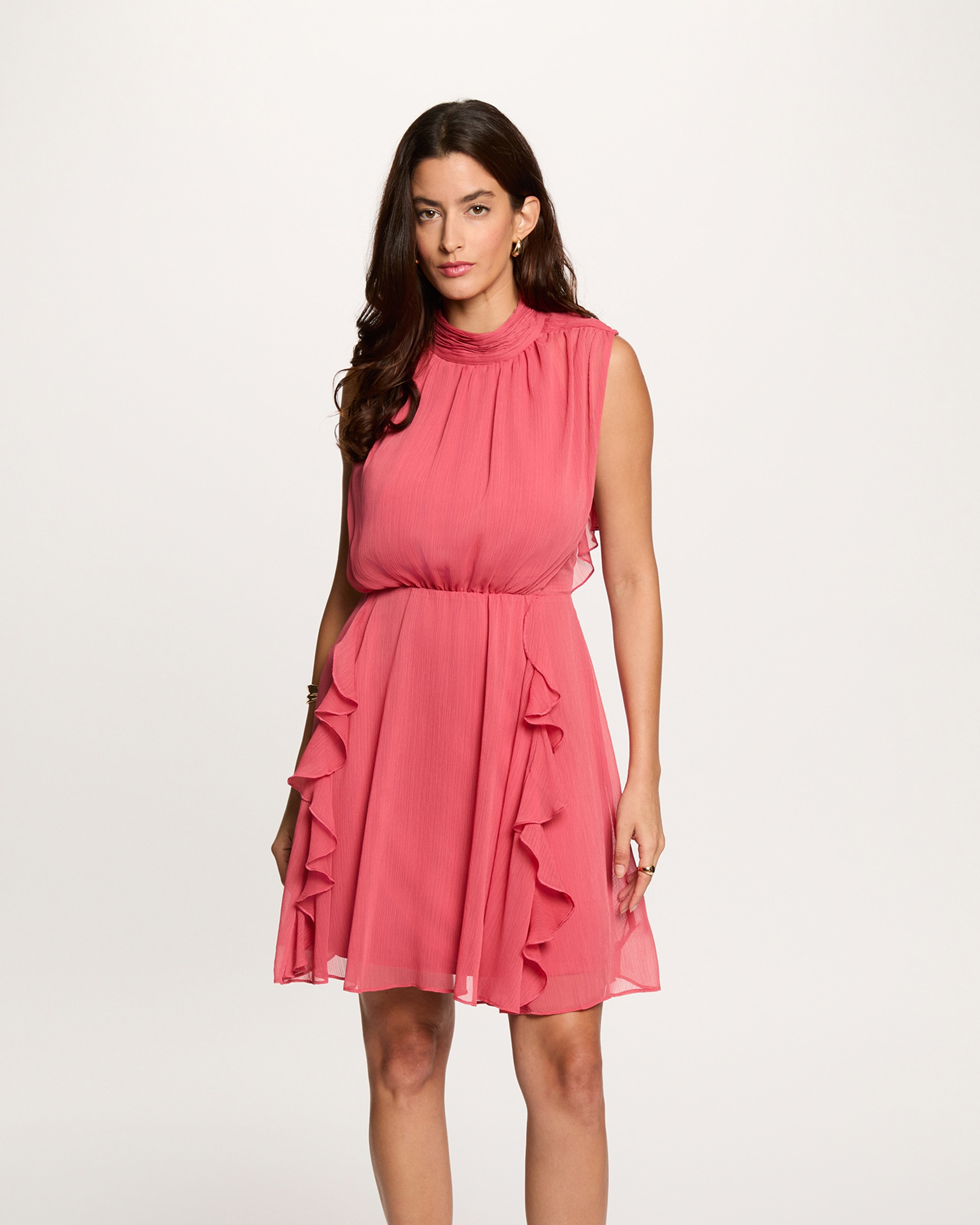 Morgan - Vestido corto con volantes y cuello perkins.