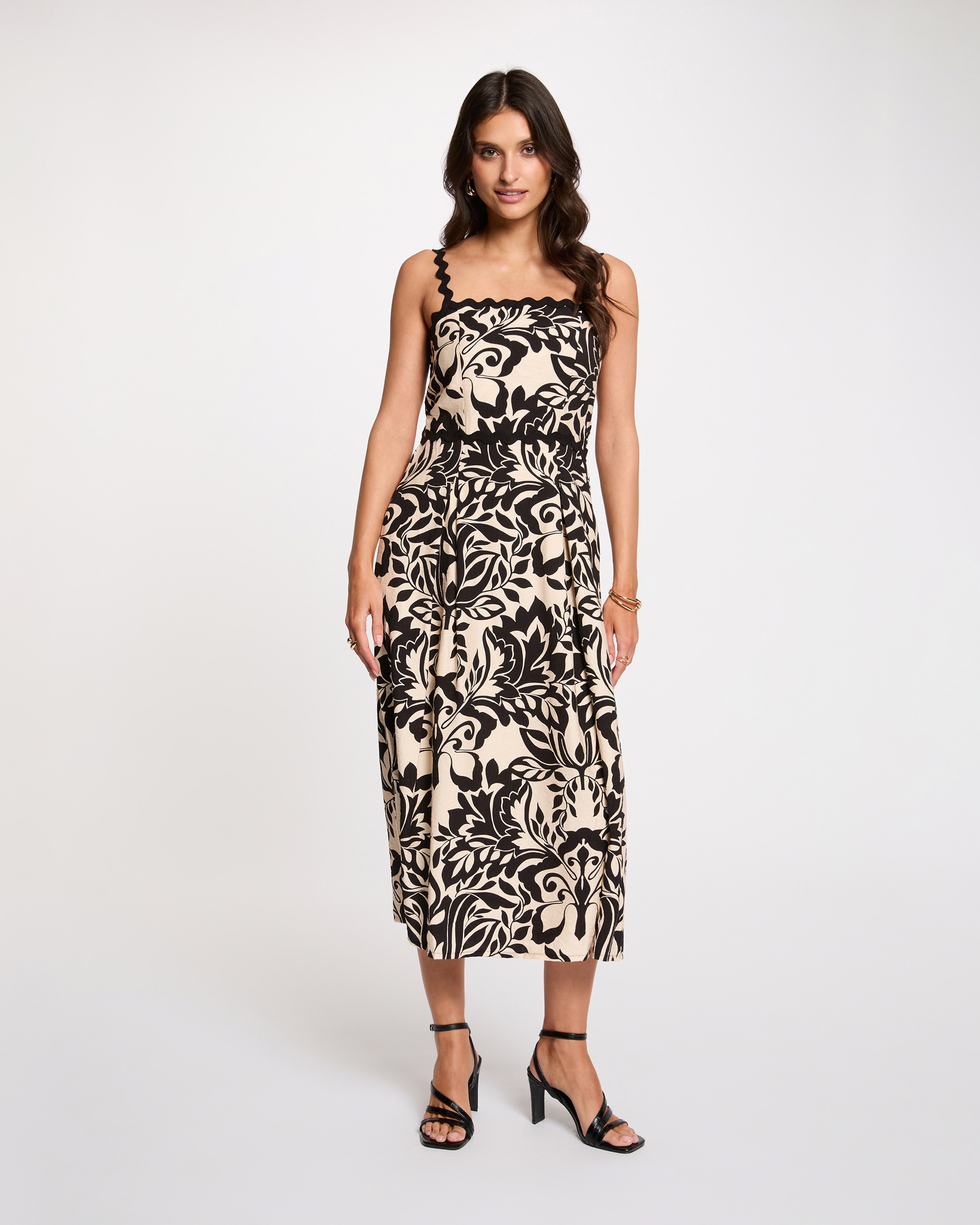 Morgan - Vestido midi con escote cuadrado.