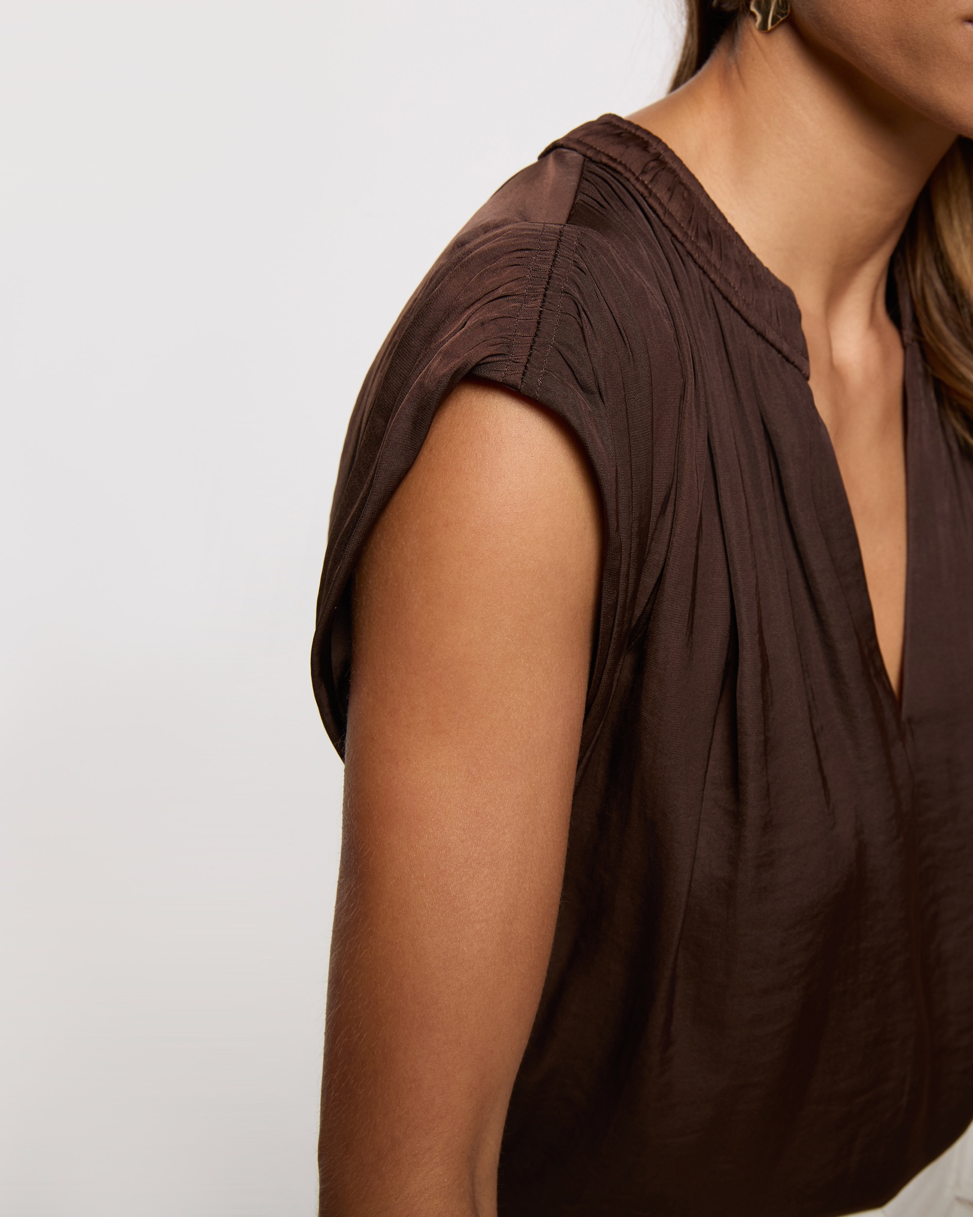 Blusa de mujer con escote pico - Morgan - Marrón oscuro Marrón oscuro-4