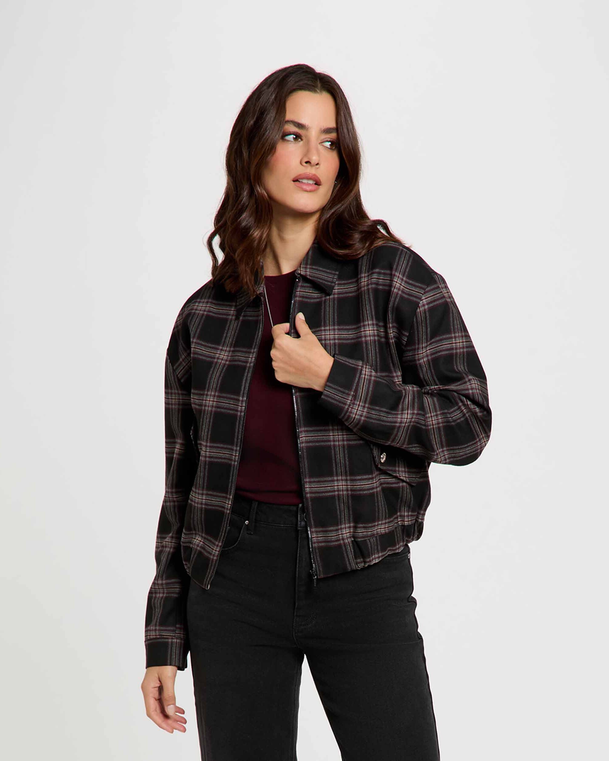 Imagen 1 de Chaqueta de mujer con cremallera y estampado tartán Negro