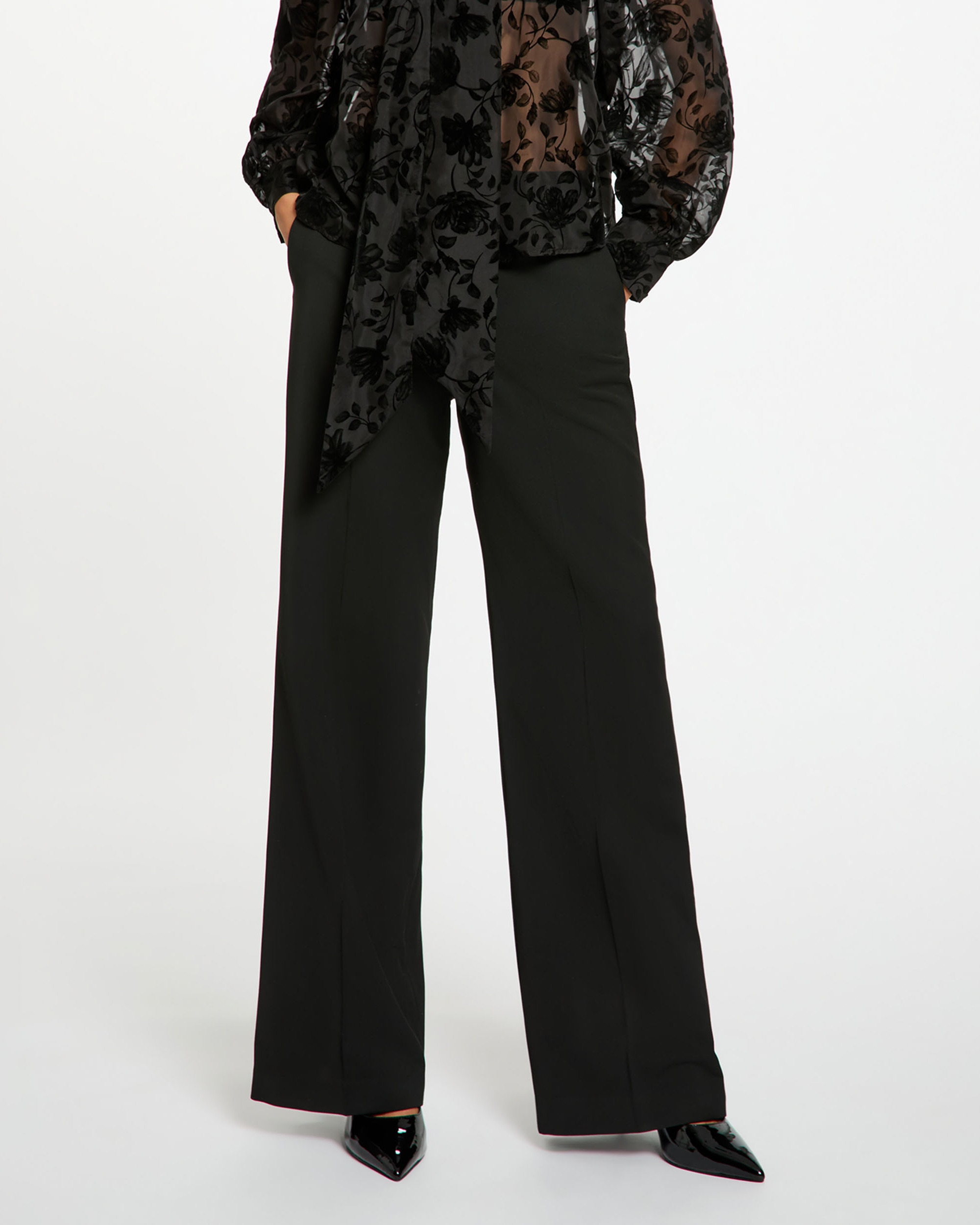Imagen 1 de Pantalones de vestir de mujer corte campana Negro