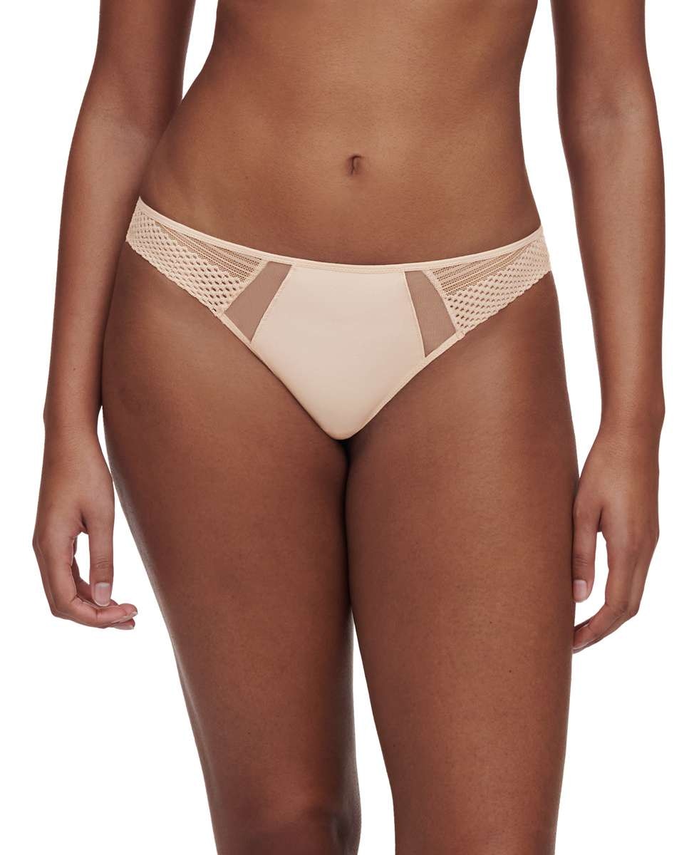 Chantelle - Tanga con encaje gráfico y tul de la línea play.