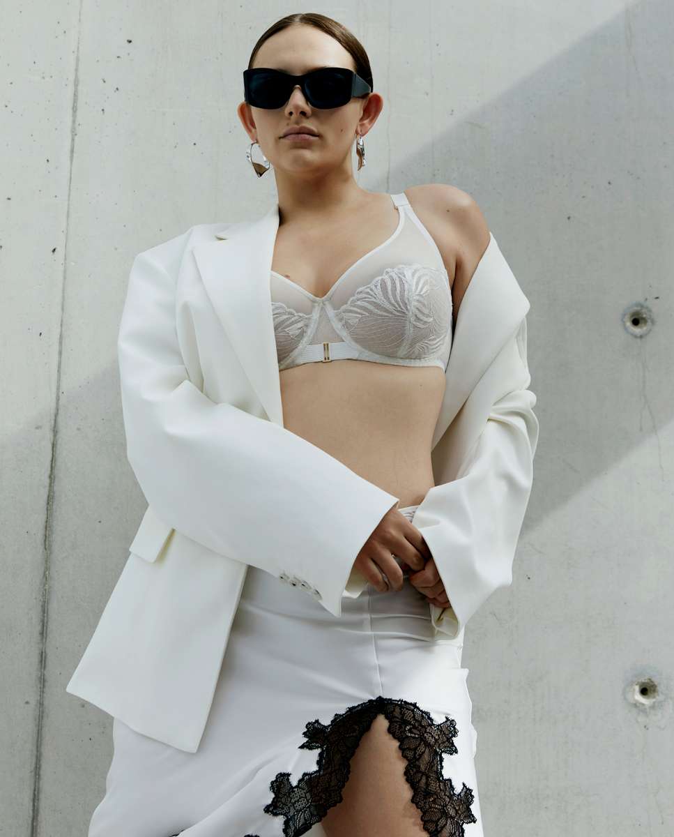 Sujetador con aros de mujer de capacidad con encaje floral y transparencias línea legend - Chantelle - Crudo Crudo-4