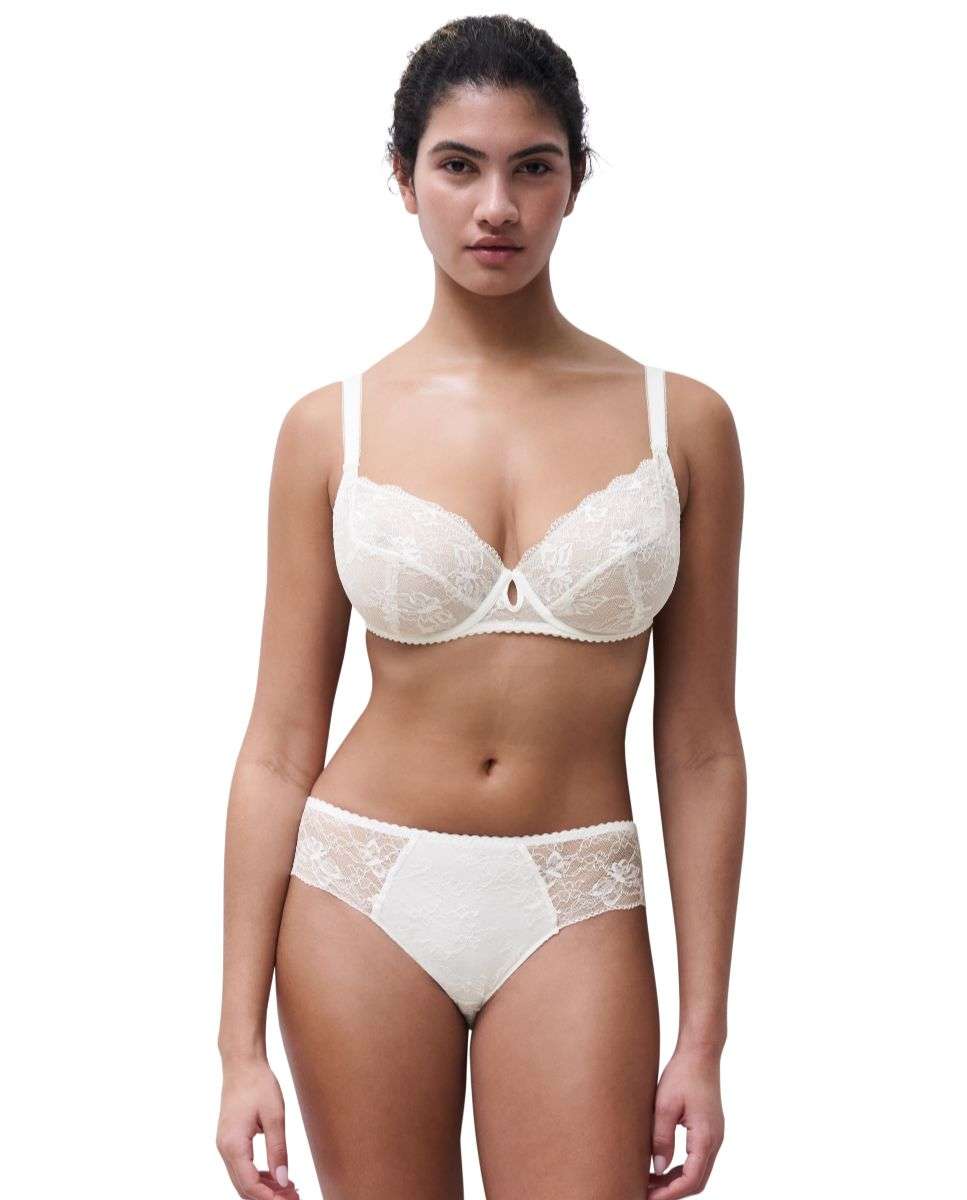 Sujetador con aros cubriente de mujer con encaje floral suave con un diseño moderno y cómodo de la línea kiss - Chantelle - Crudo Crudo-3