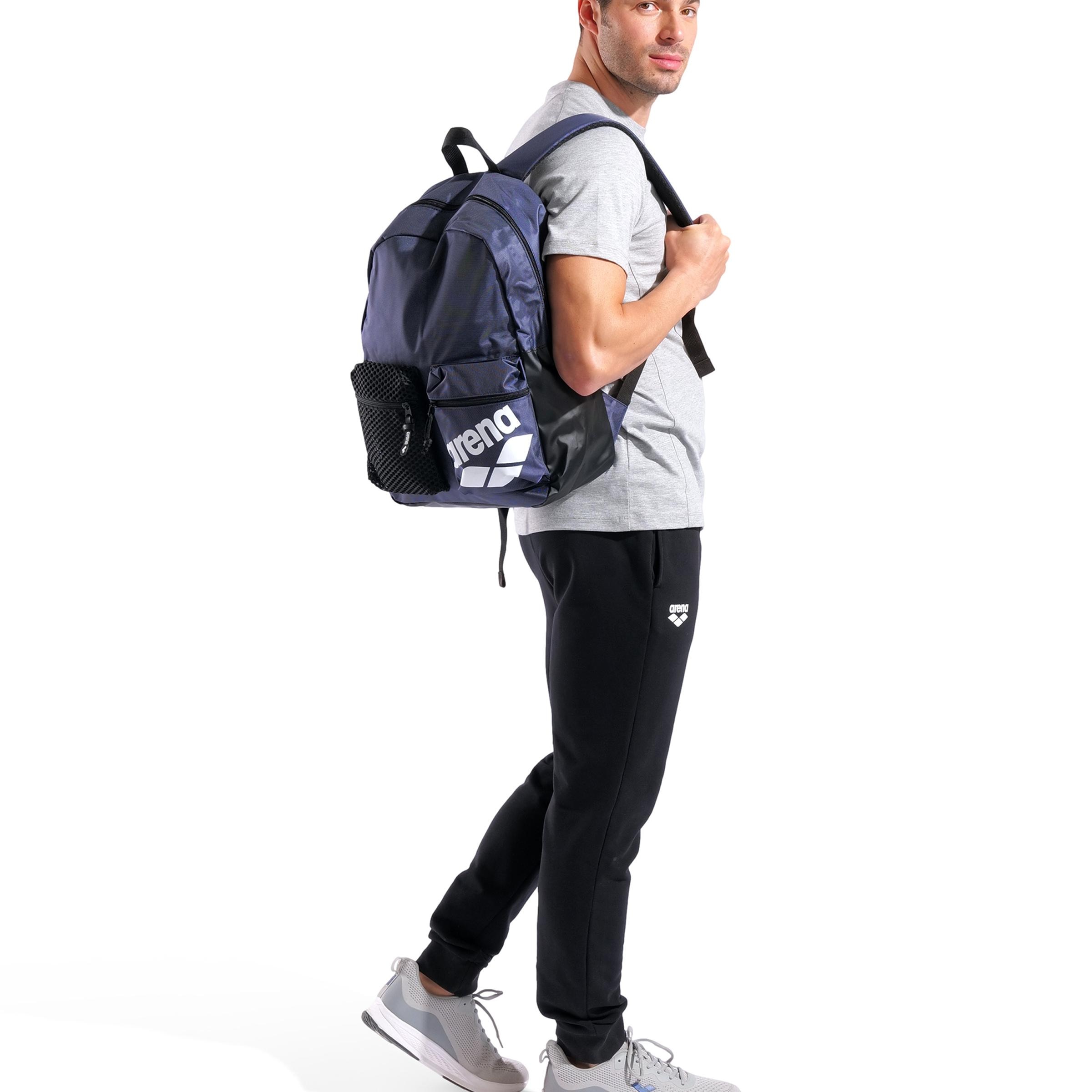 Arena - Mochila para deporte y natación One Go 30L Arena.