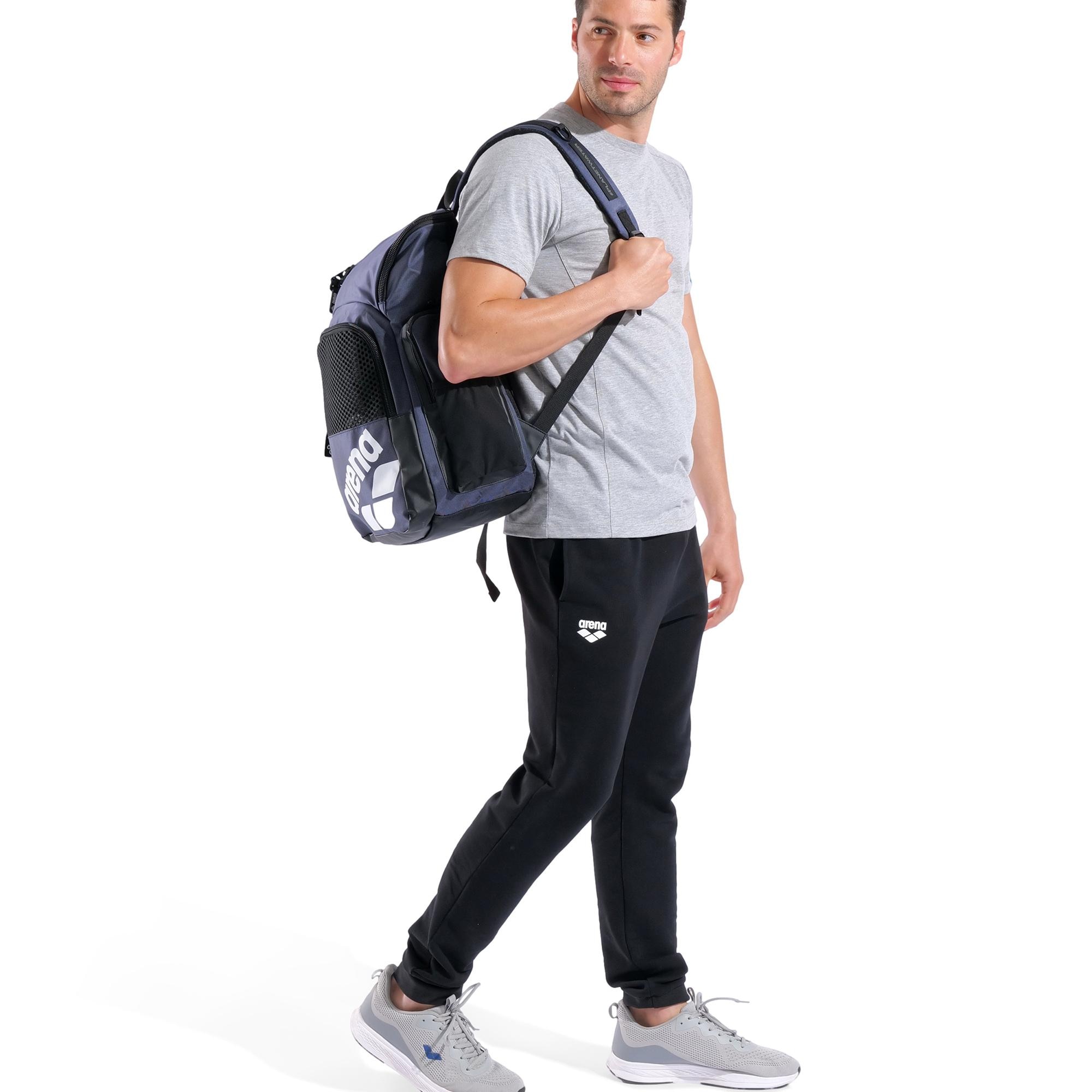 Arena - Mochila para deporte y natación One Go Swim Sports 35L Arena.