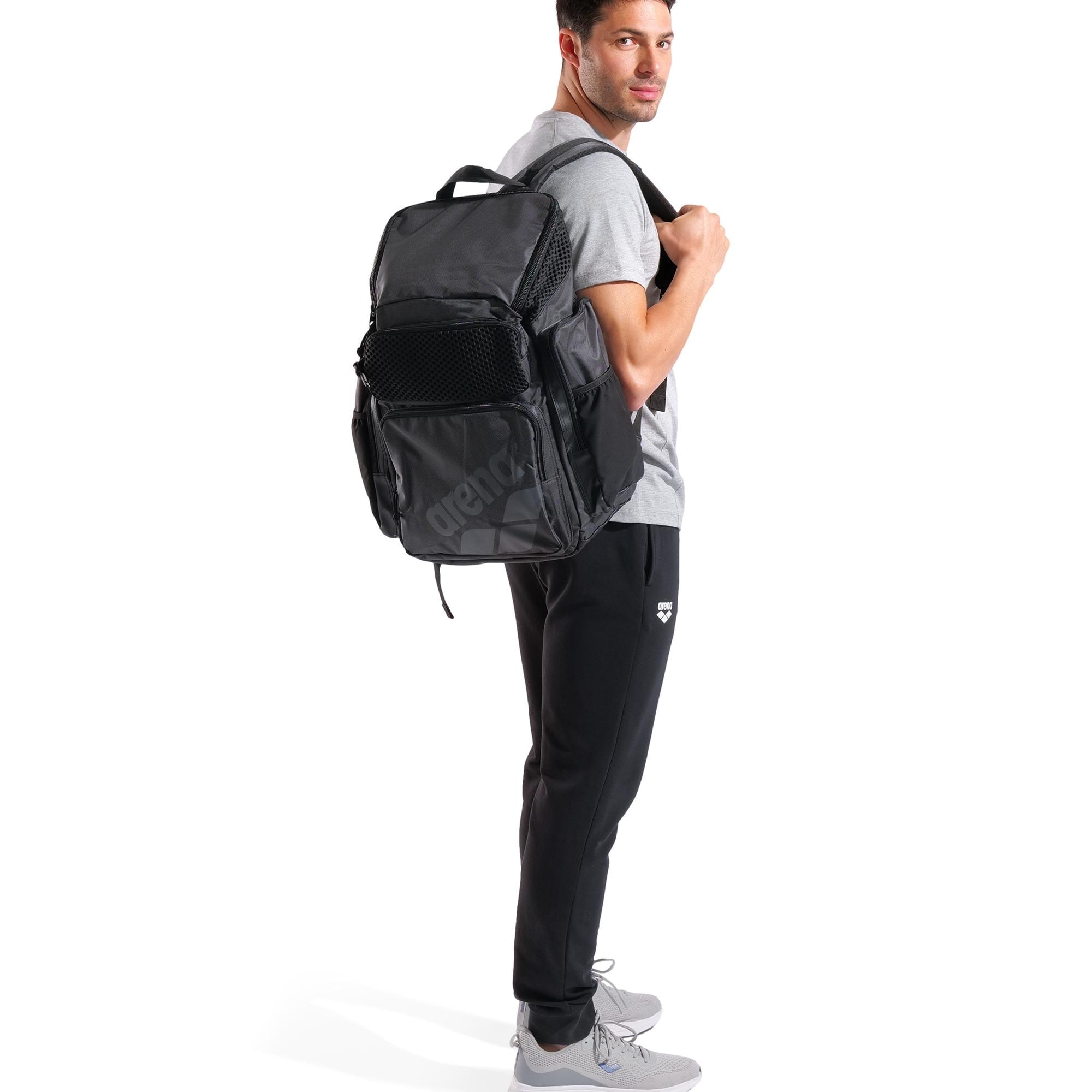 Arena - Mochila para deporte y natación One Go 45L Arena.