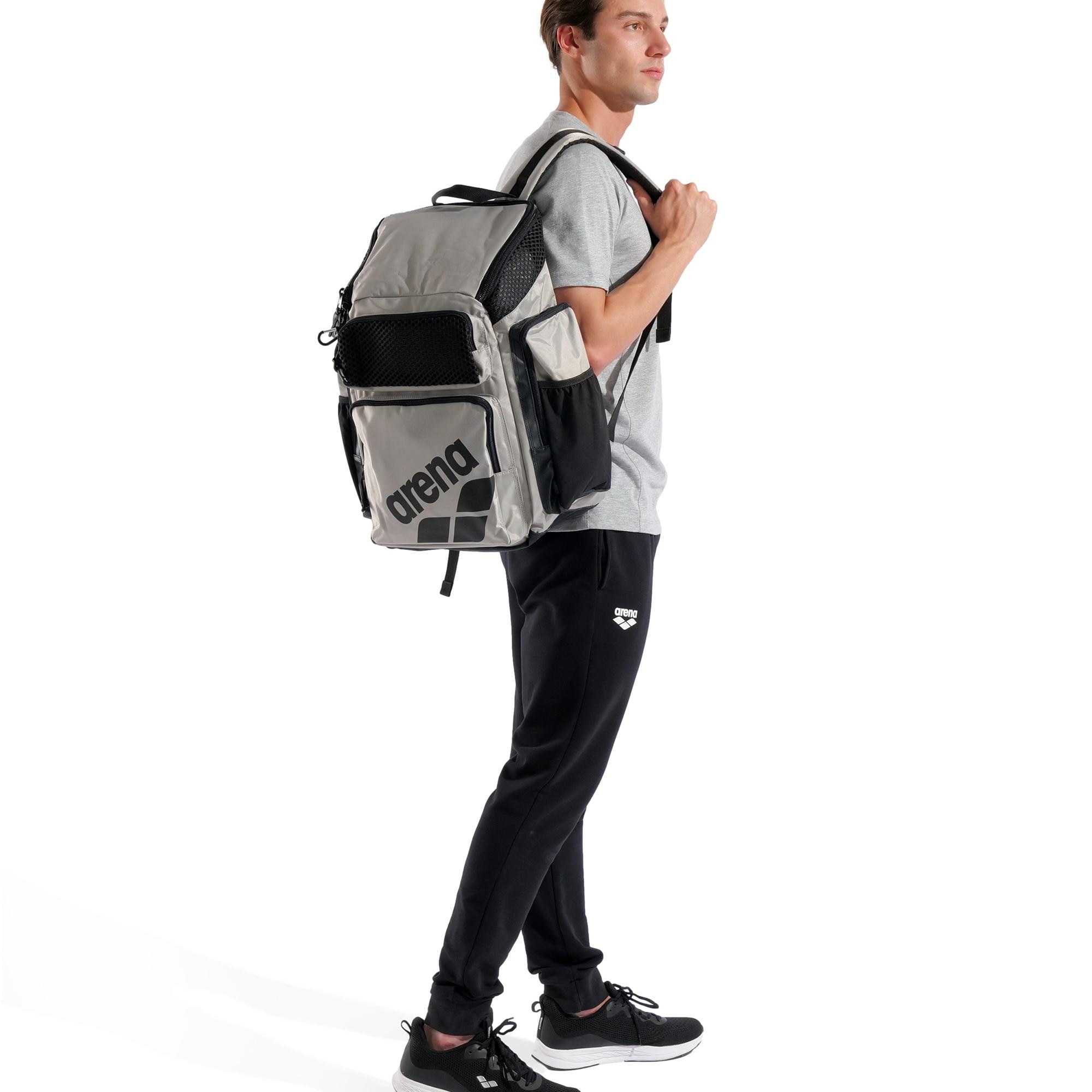 Arena - Mochila para deporte y natación One Go 45L Arena.