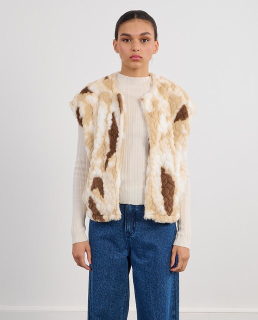 Imagen 0 de Chaleco de mujer de manga mariposa de peluche con estampado