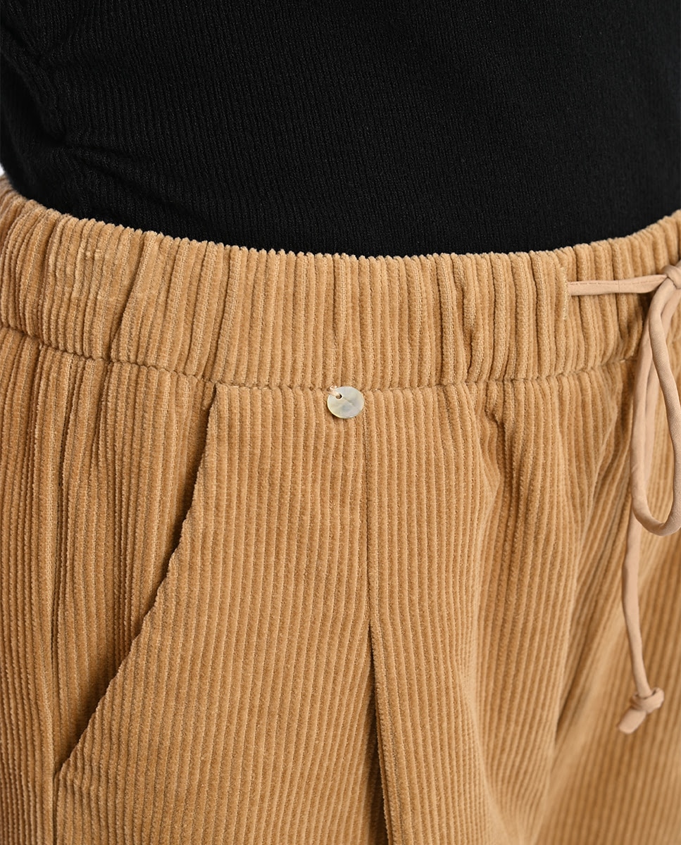 Pantalón de mujer largo detalle pliegues - Lili Sidonio - Marrón claro Marrón claro-4
