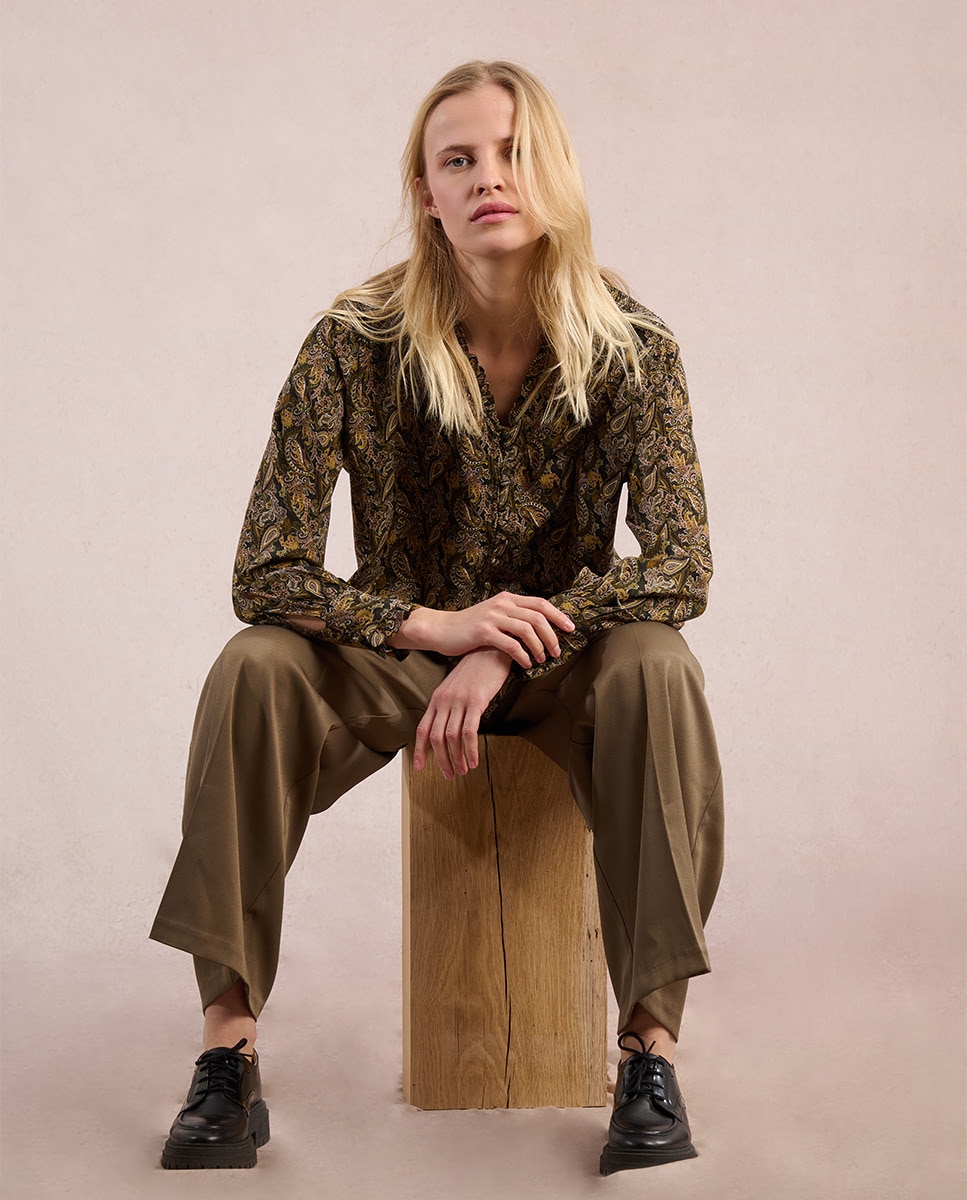 Camisa de mujer de manga larga con estampado y volantes - Molly Bracken - Marrón Marrón-5