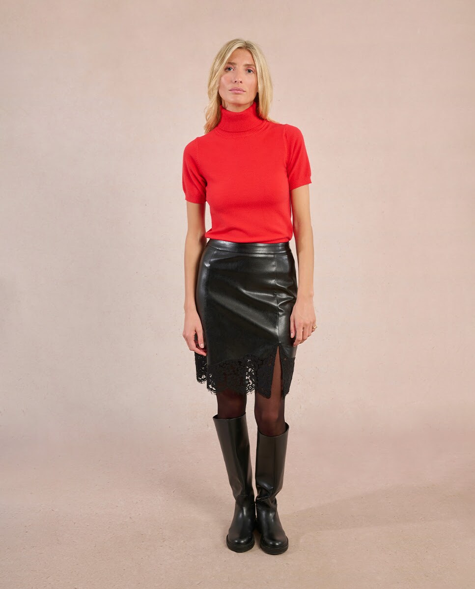 Falda corta efecto cuero detalle encaje · Molly Bracken · El Corte